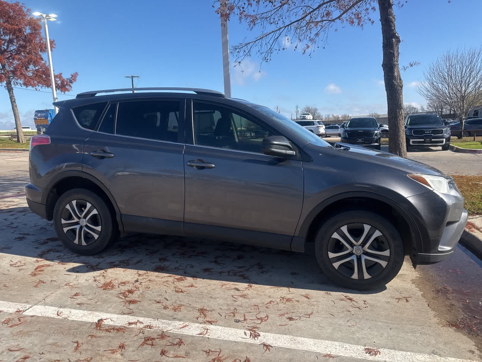 2017 Toyota RAV4 LE 4