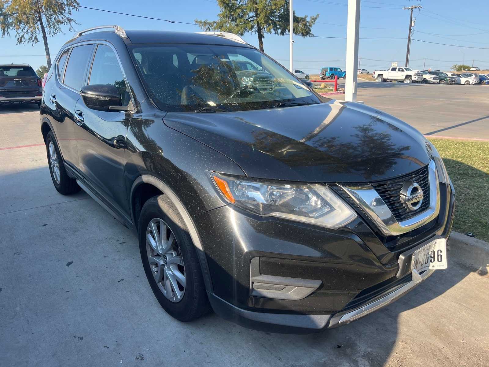 2017 Nissan Rogue SV 3