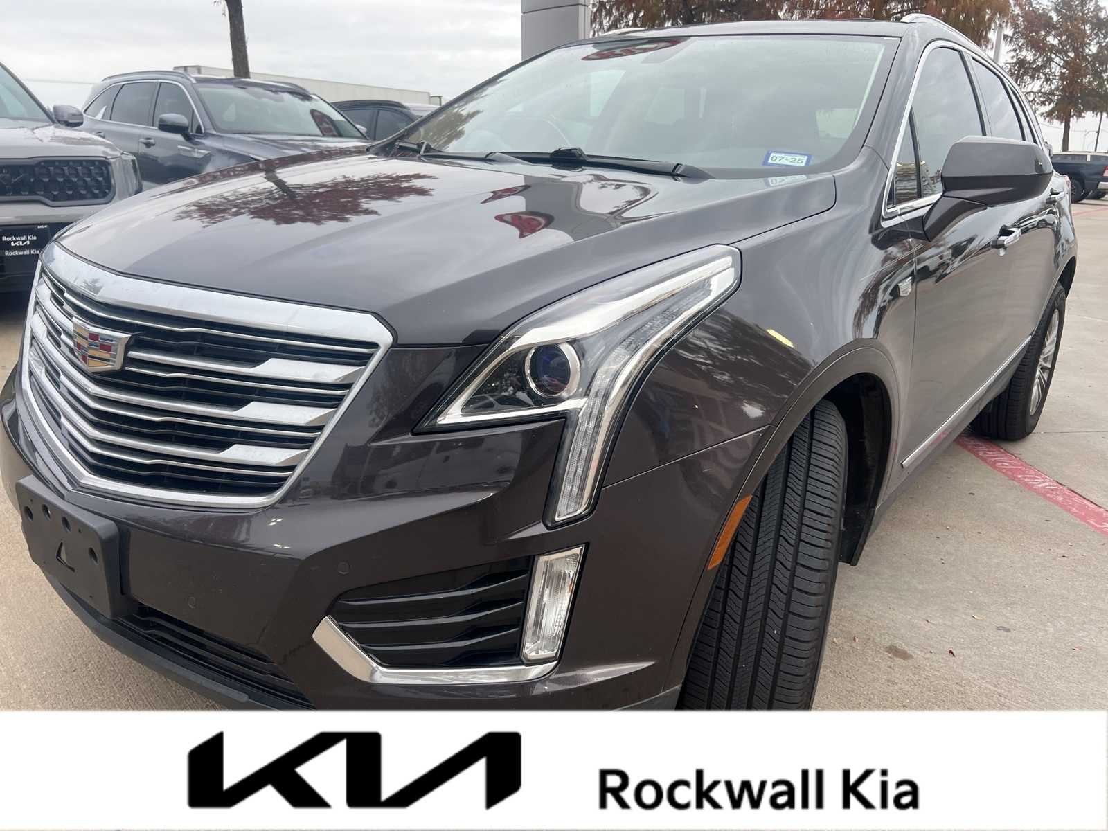 2017 Cadillac XT5 Luxury FWD 1