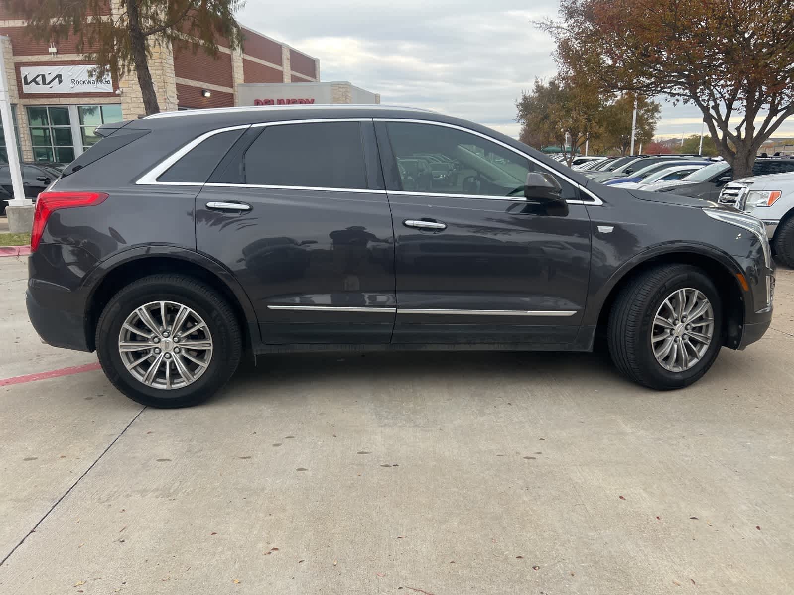 2017 Cadillac XT5 Luxury FWD 4