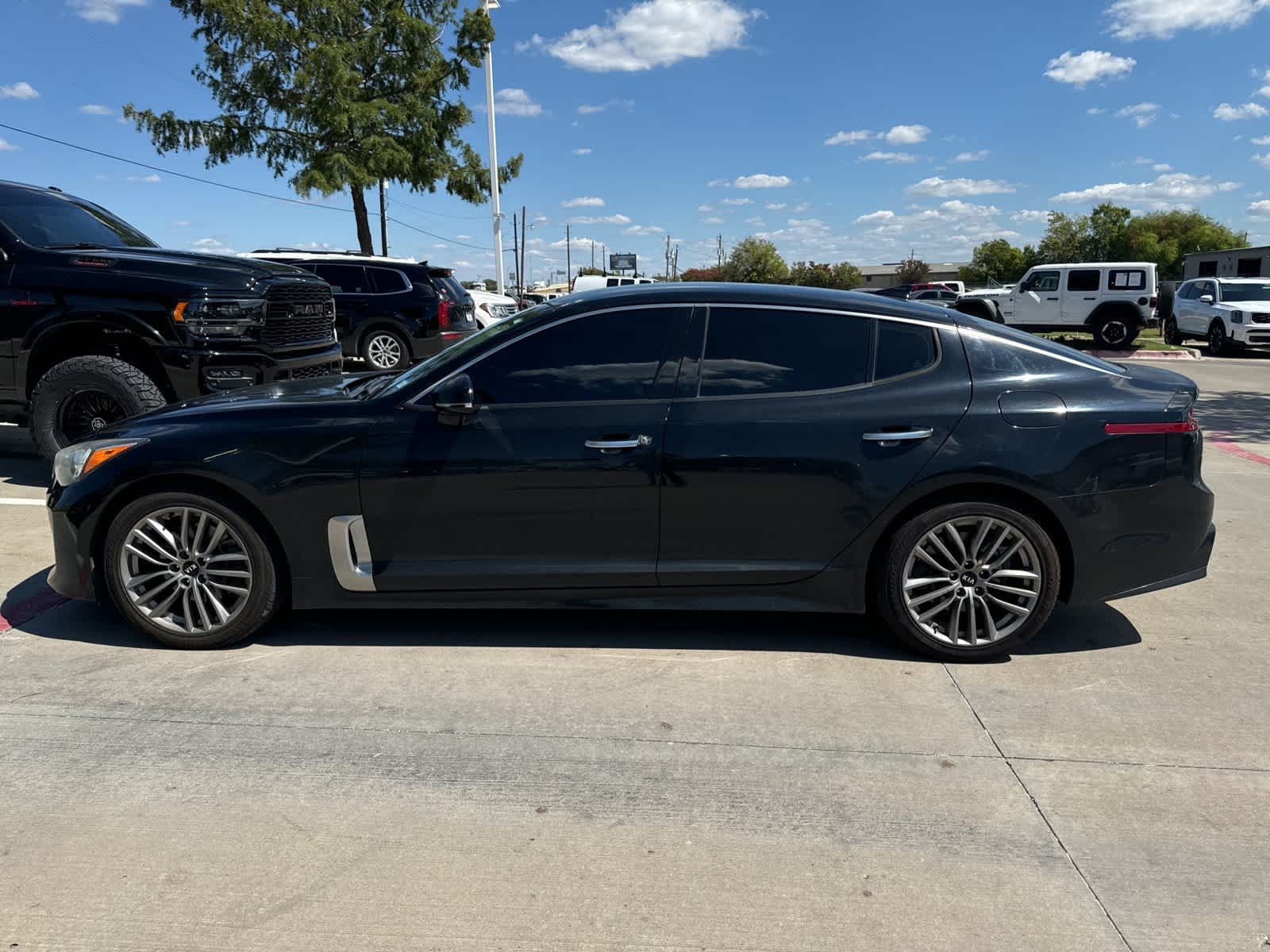 2018 Kia Stinger Base 8