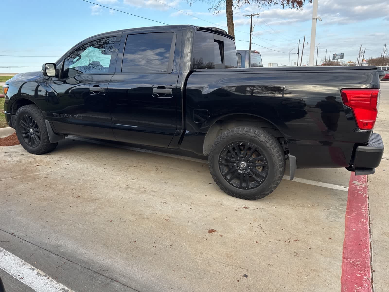 2018 Nissan Titan SV 4x2 Crew Cab 7