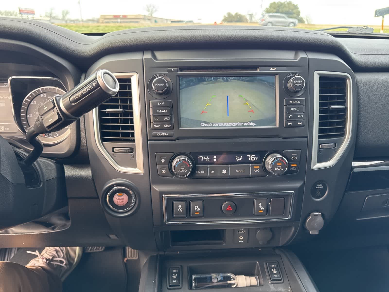 2018 Nissan Titan SV 4x2 Crew Cab 10