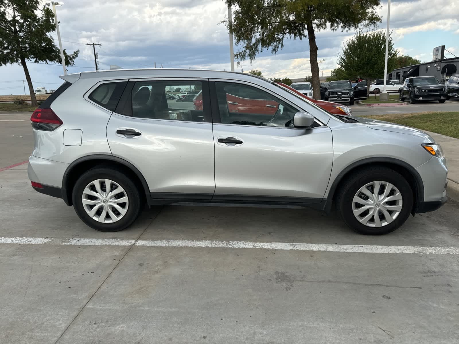 2018 Nissan Rogue S 4