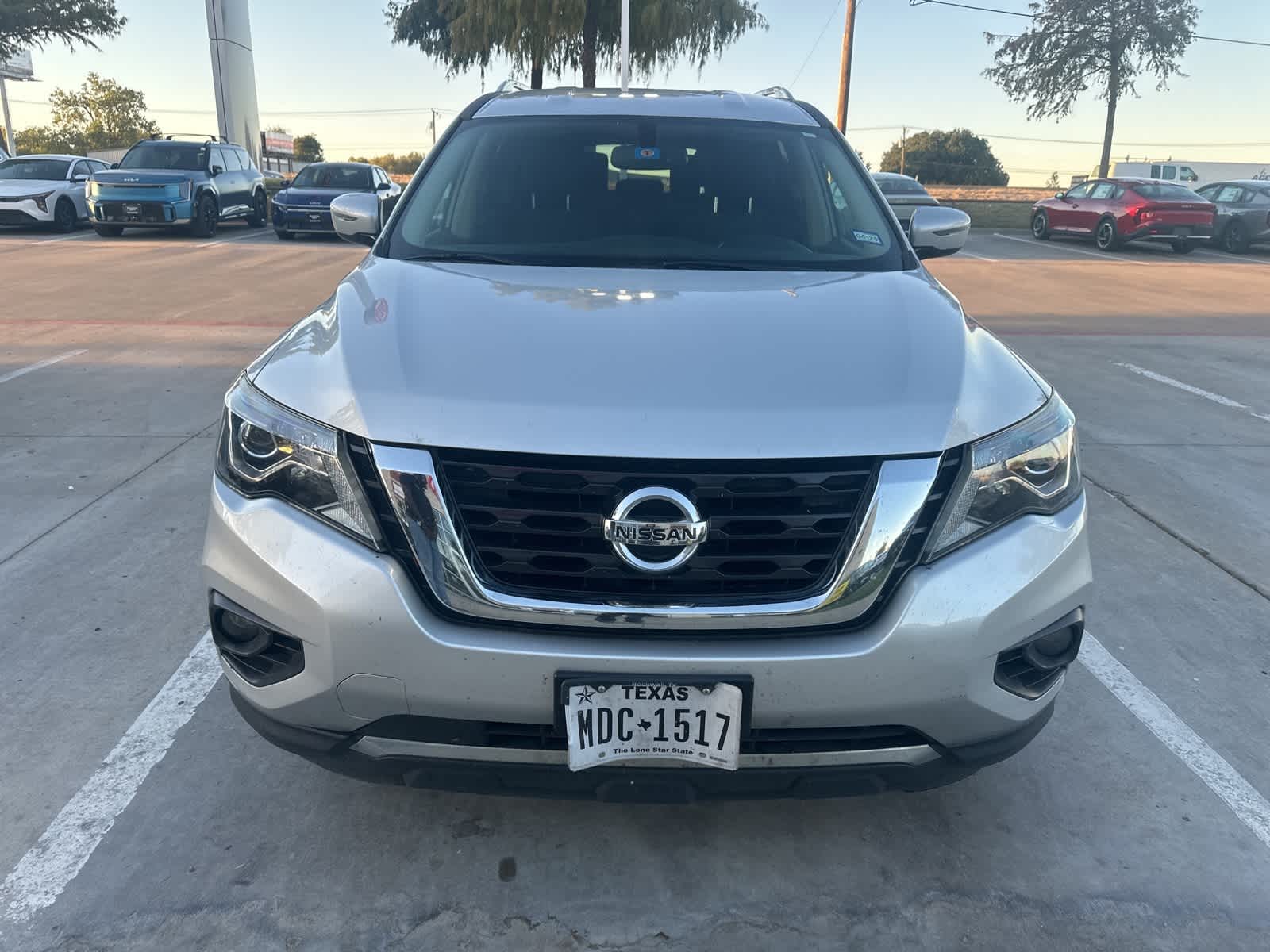 2019 Nissan Pathfinder SV 2