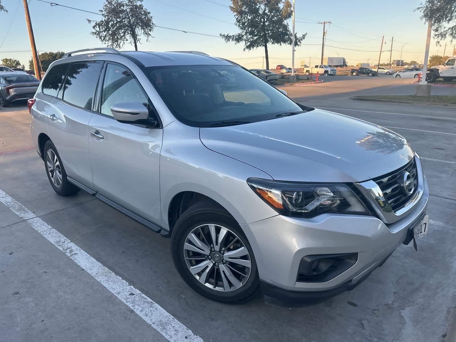 2019 Nissan Pathfinder SV 3