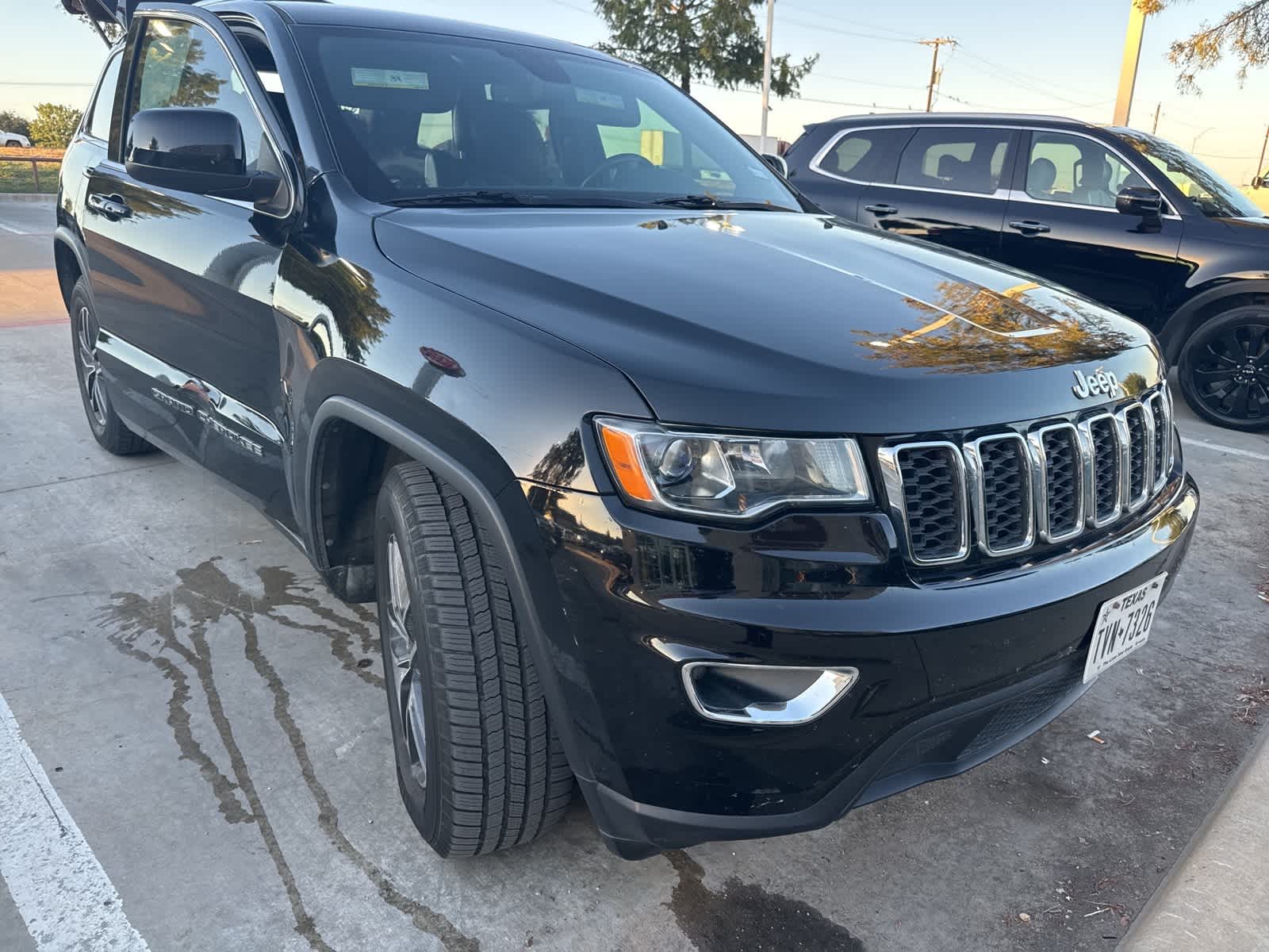 2019 Jeep Grand Cherokee Laredo E 3