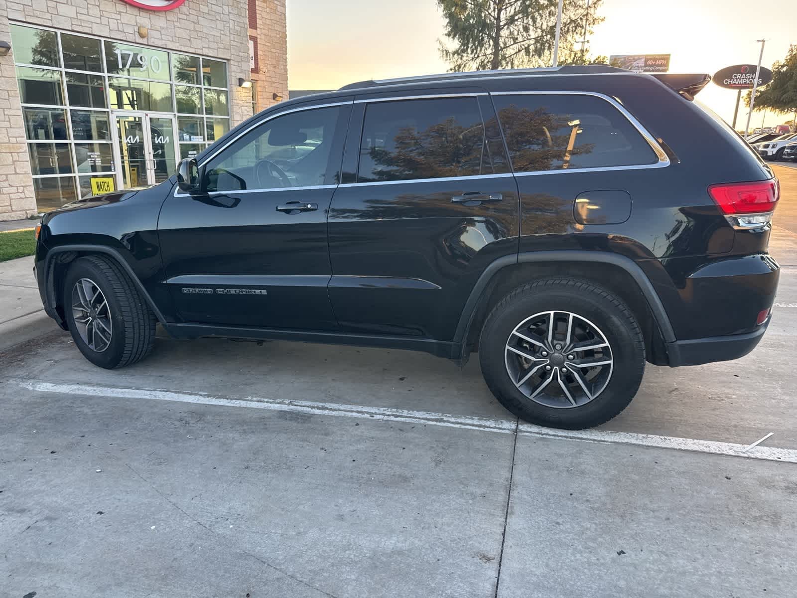 2019 Jeep Grand Cherokee Laredo E 7