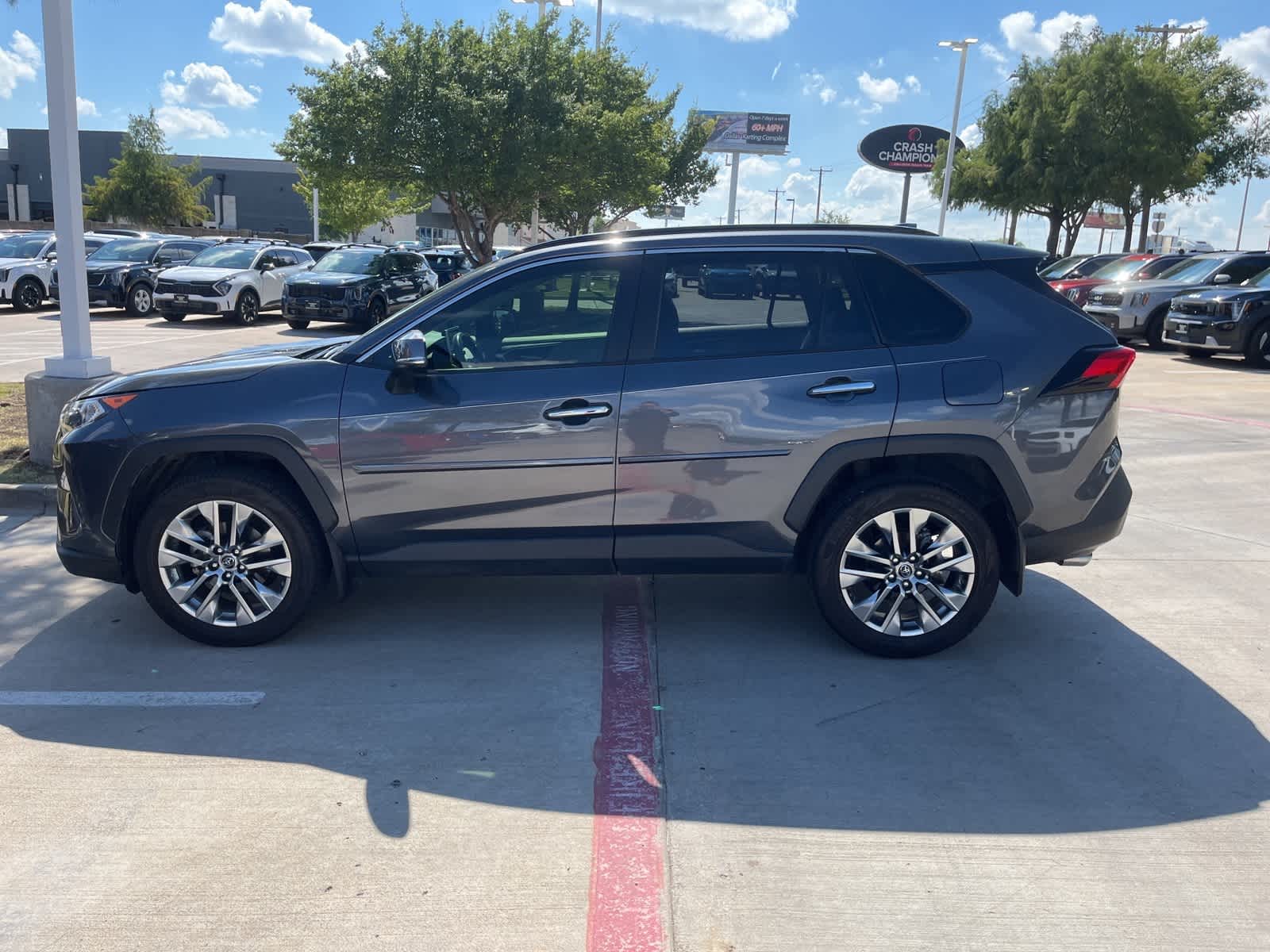 2019 Toyota RAV4 Limited 8