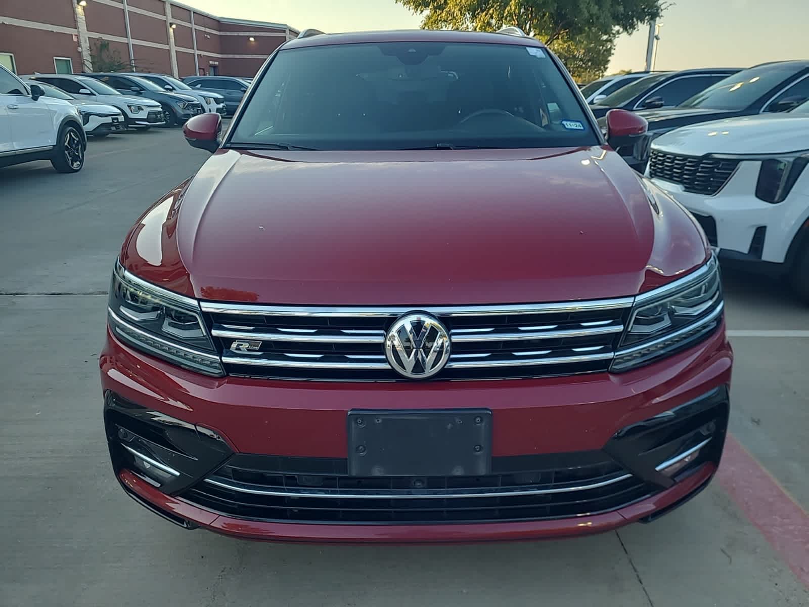 2019 Volkswagen Tiguan SEL Premium R-Line 2