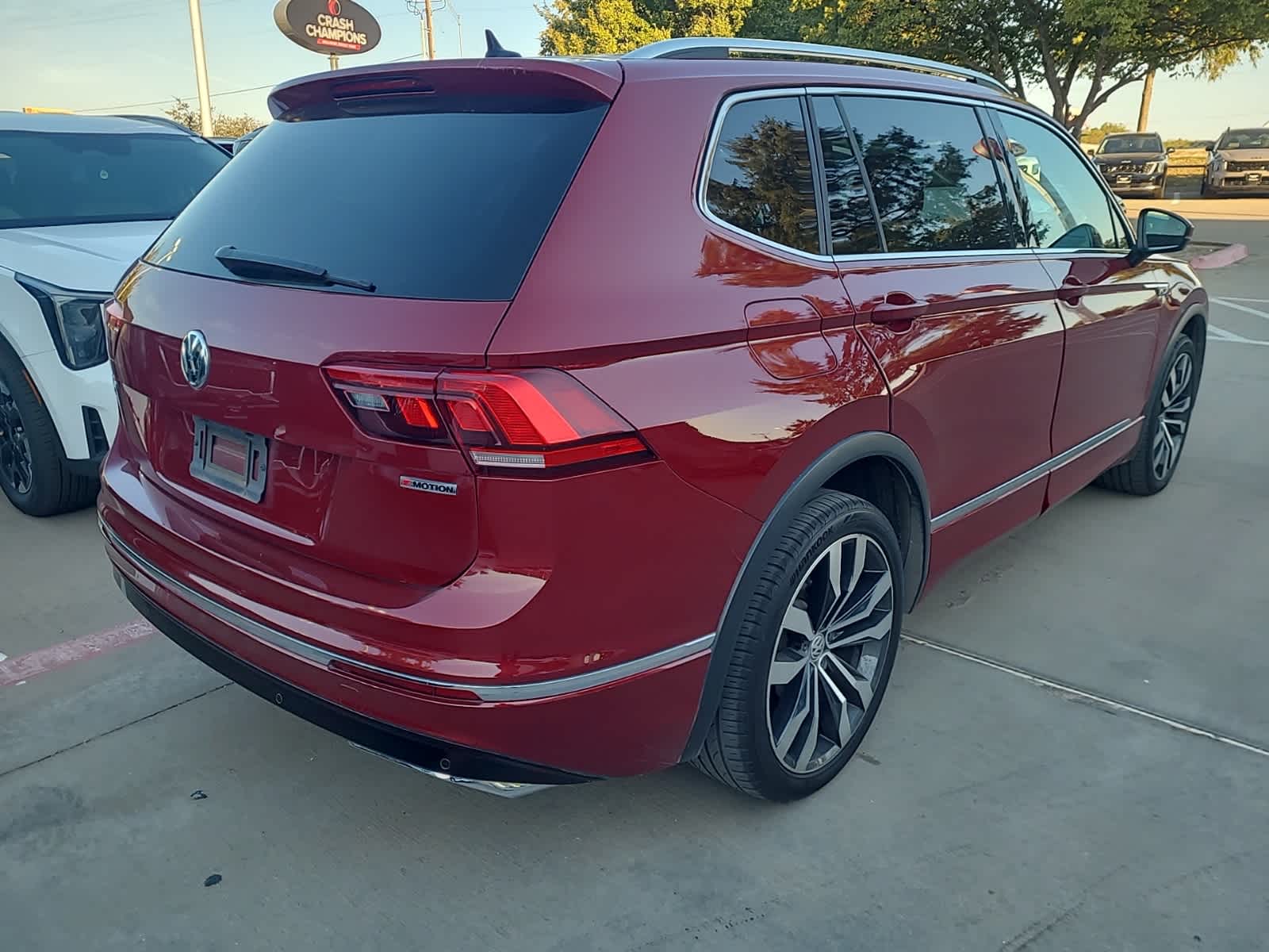 2019 Volkswagen Tiguan SEL Premium R-Line 4