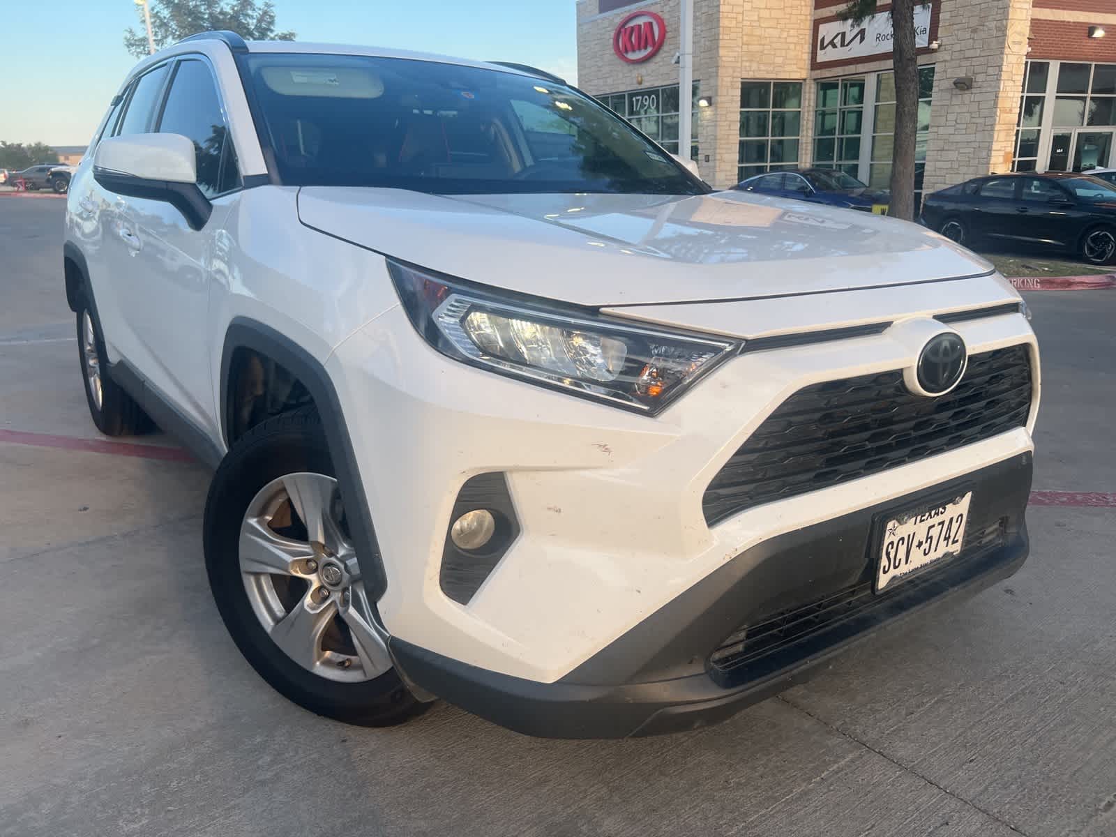 2019 Toyota RAV4 XLE 3