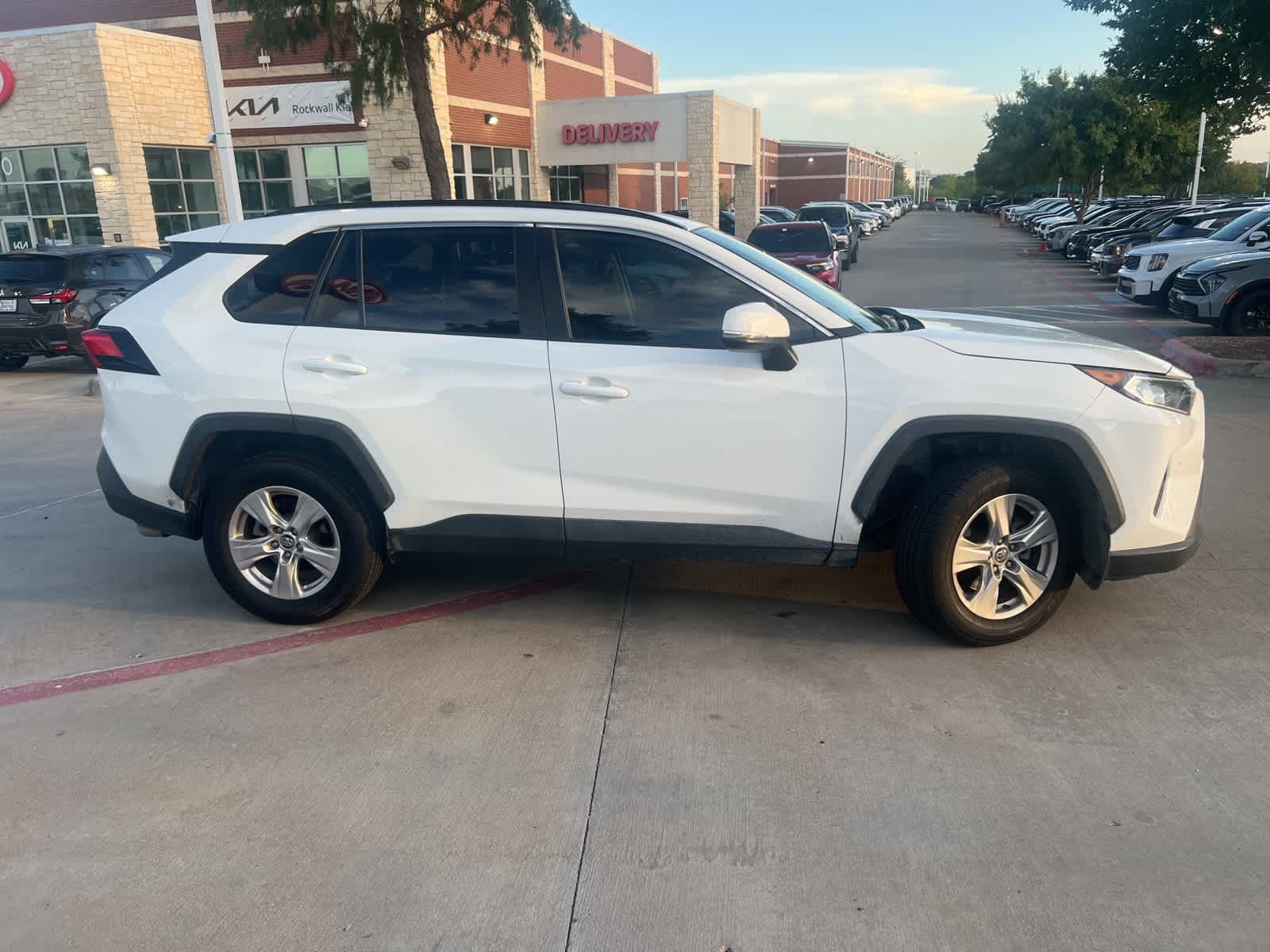 2019 Toyota RAV4 XLE 4