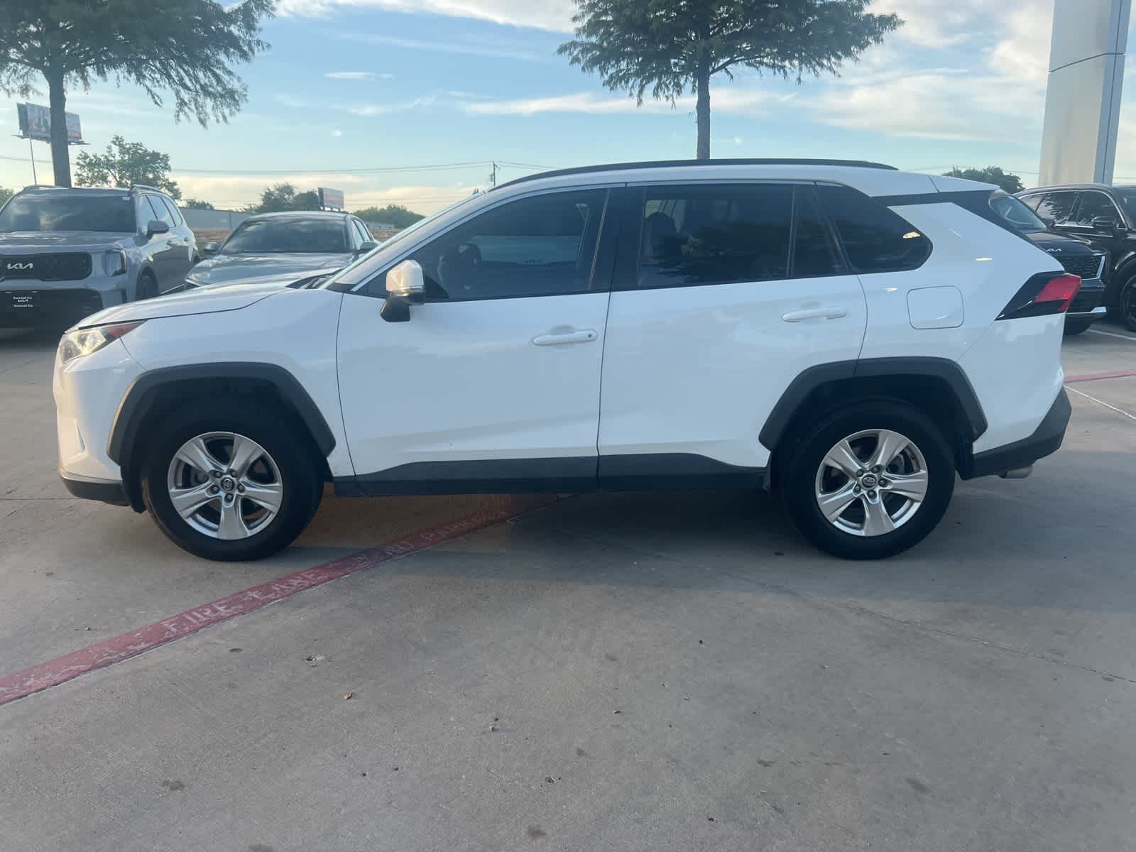 2019 Toyota RAV4 XLE 8