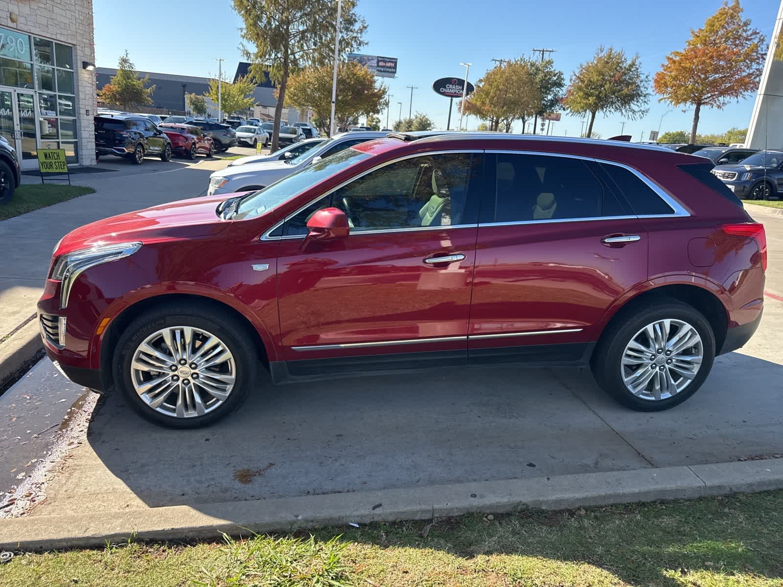 2019 Cadillac XT5 Premium Luxury FWD 2