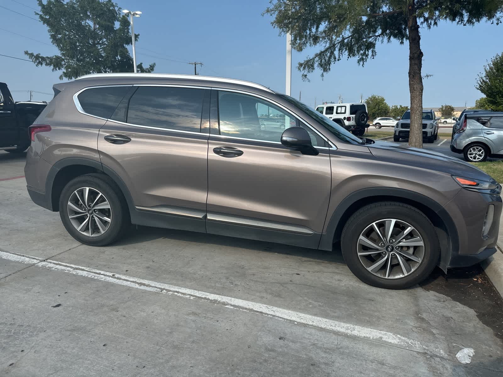 2020 Hyundai Santa Fe Limited 4