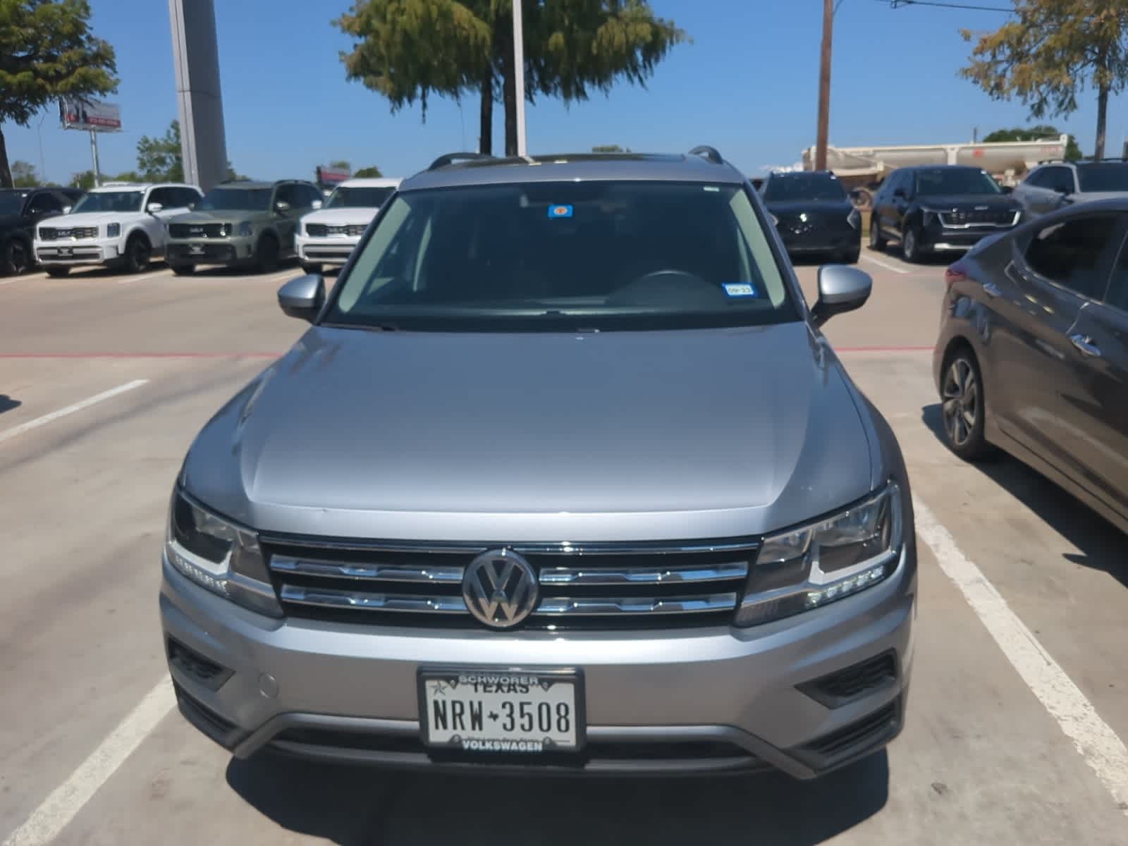 2020 Volkswagen Tiguan SE 2