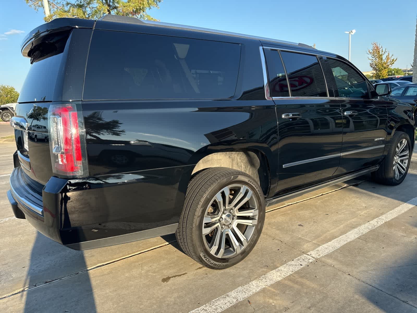 2020 GMC Yukon XL Denali 5