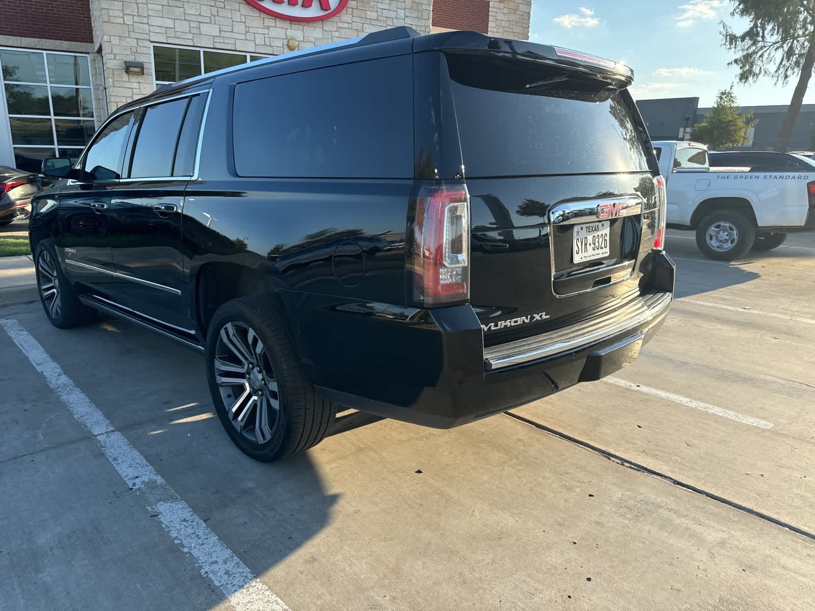 2020 GMC Yukon XL Denali 7