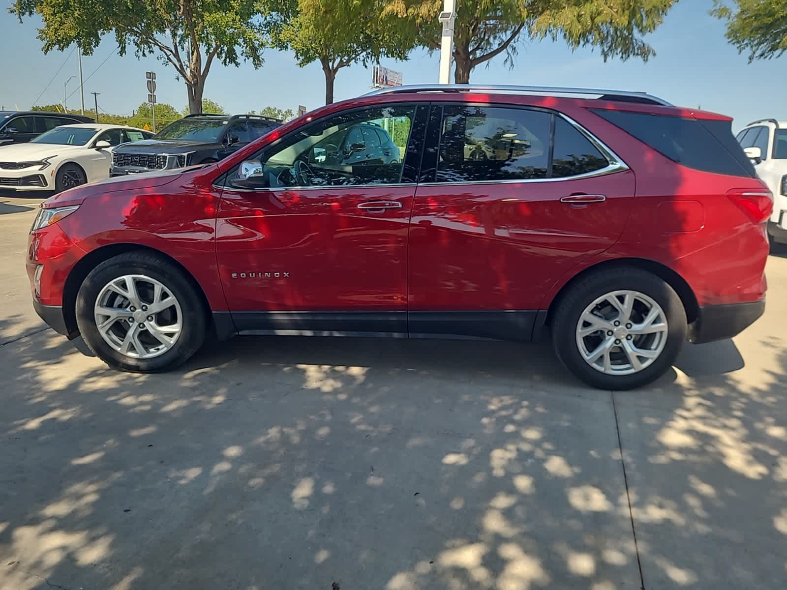 2020 Chevrolet Equinox Premier 8