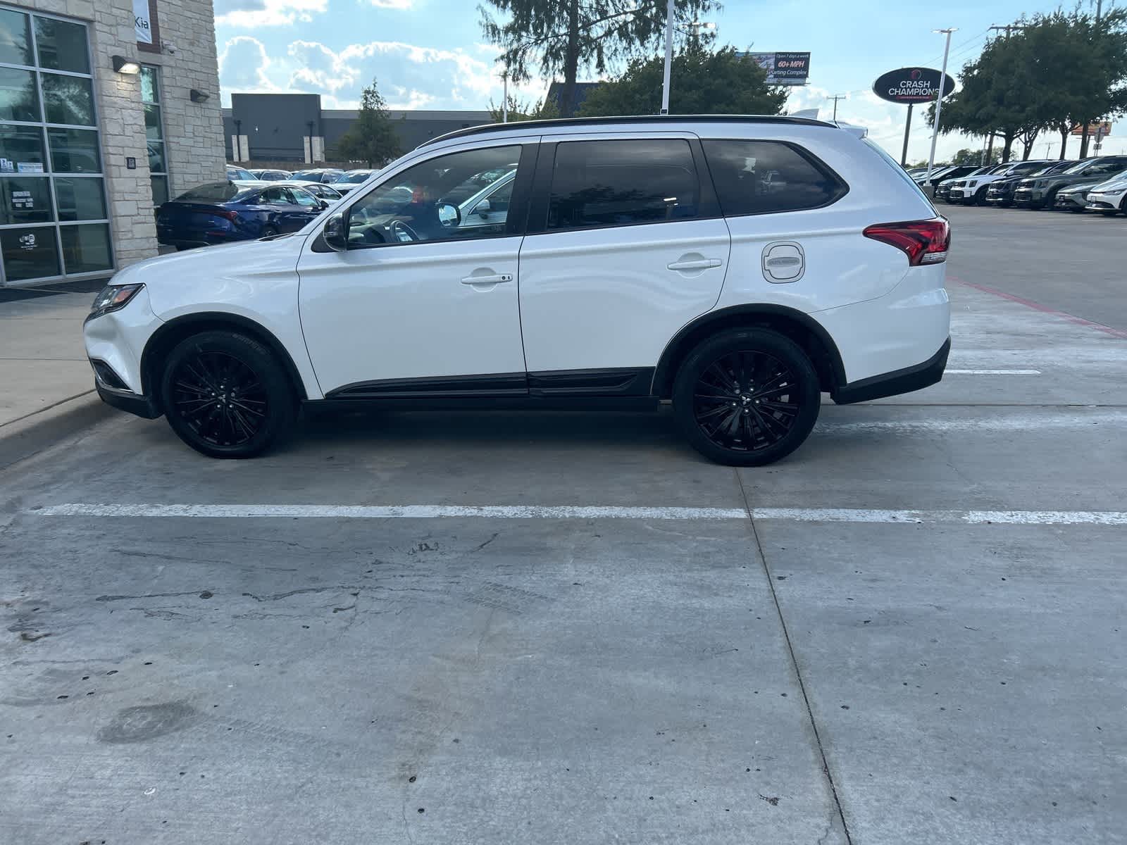 2020 Mitsubishi Outlander LE 7