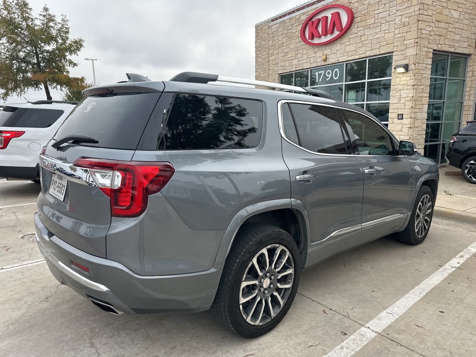 2020 GMC Acadia Denali 4