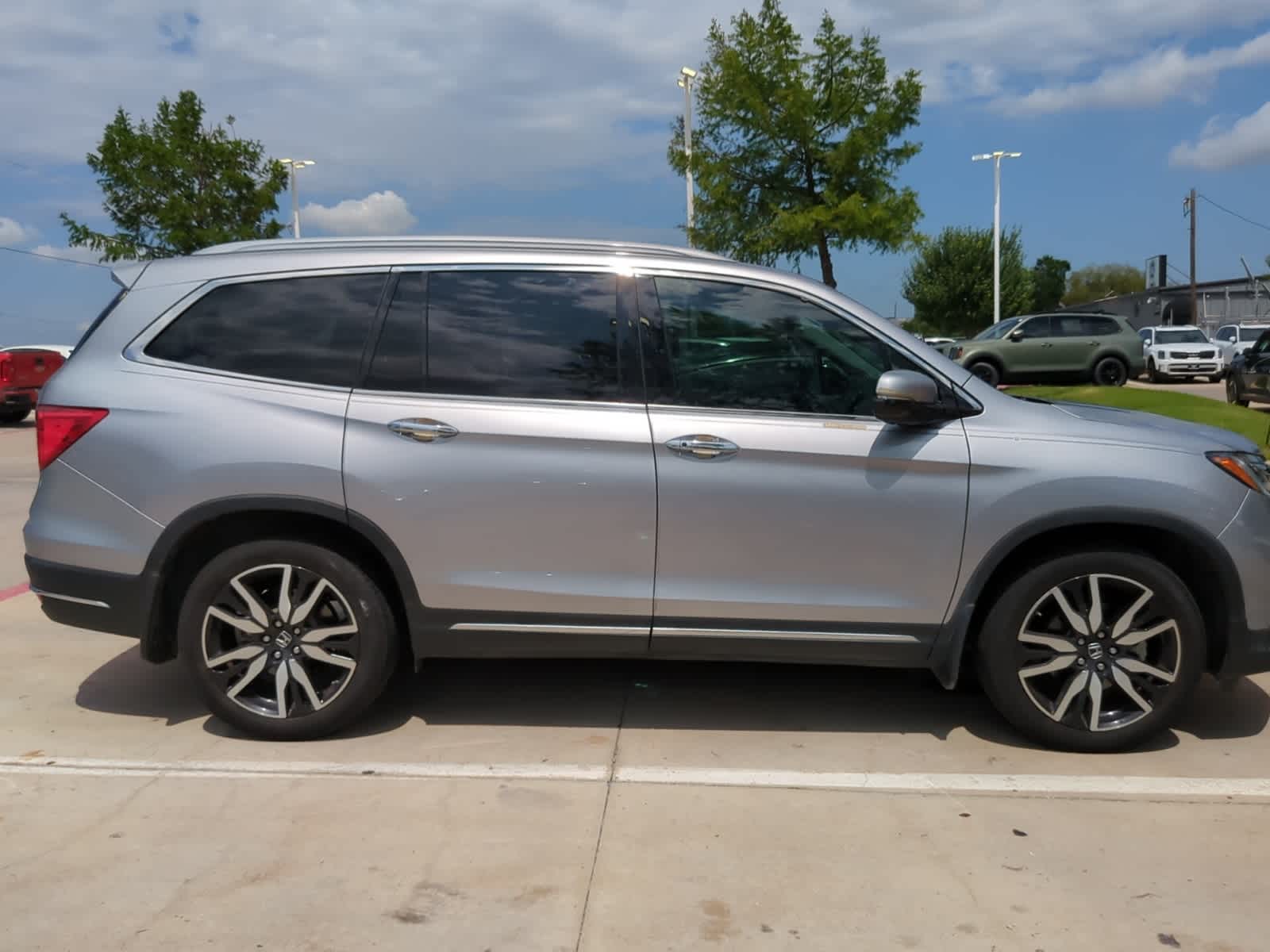 2021 Honda Pilot Touring 7-Passenger 4