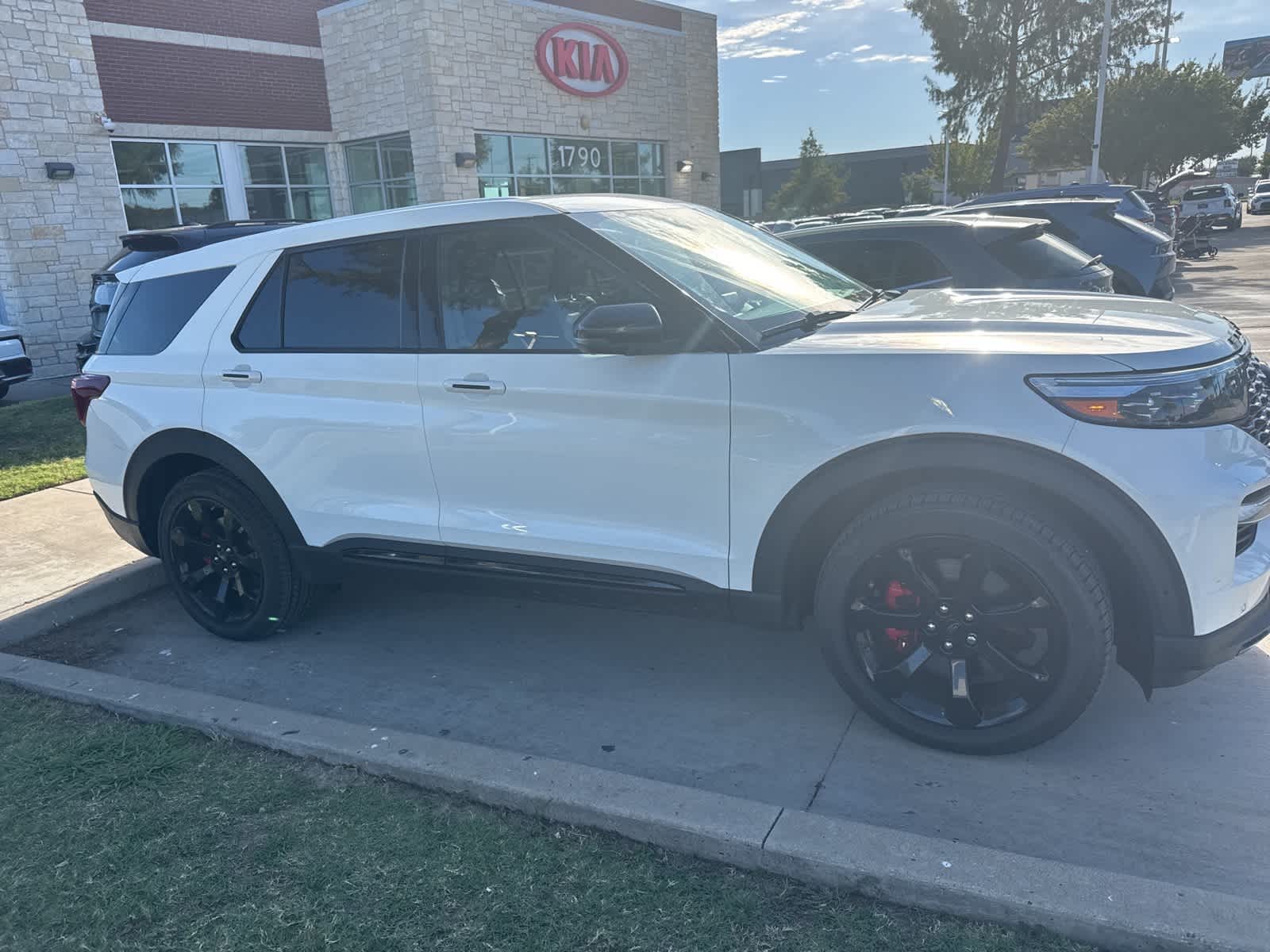 2021 Ford Explorer ST 3