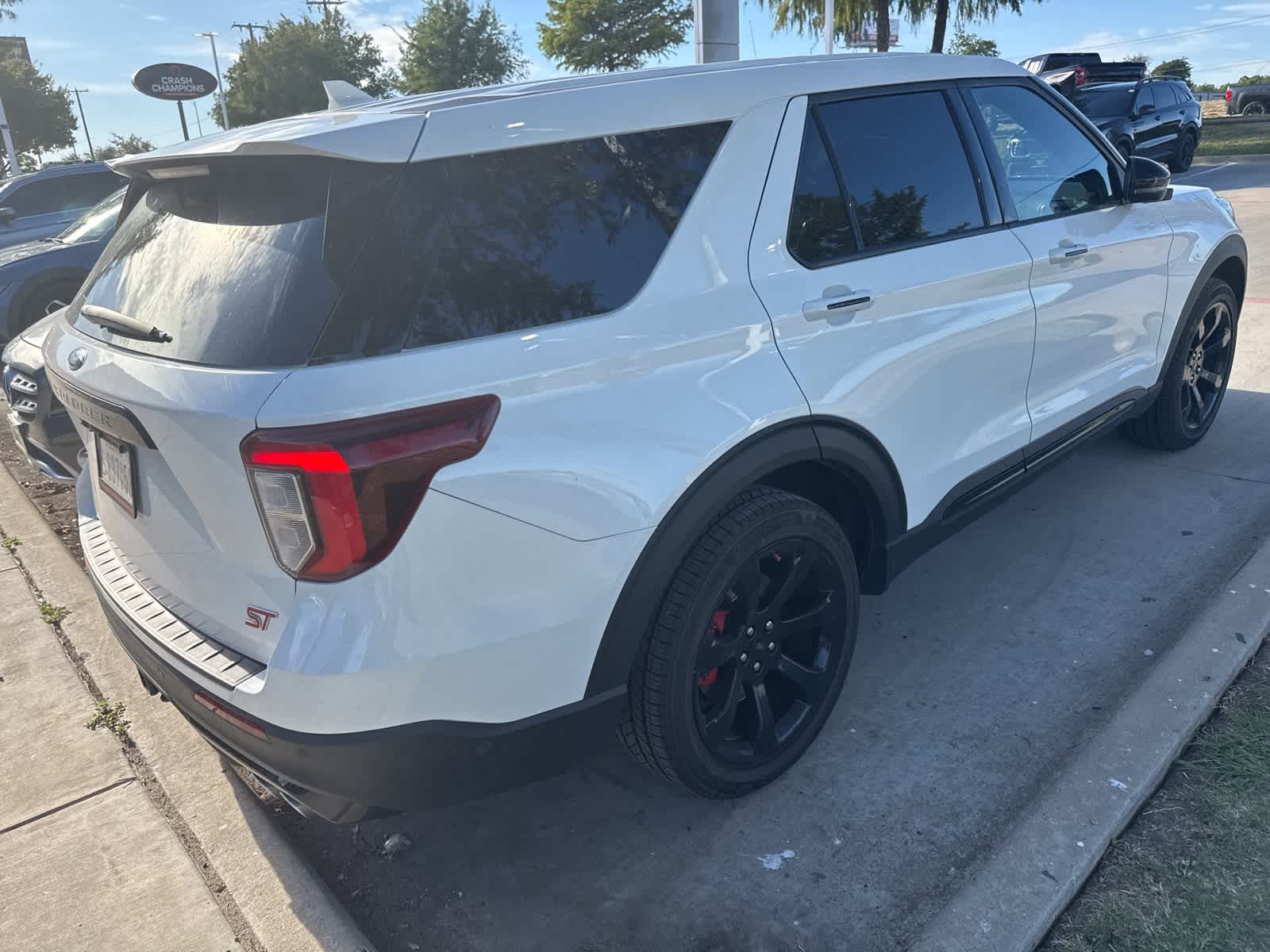 2021 Ford Explorer ST 4