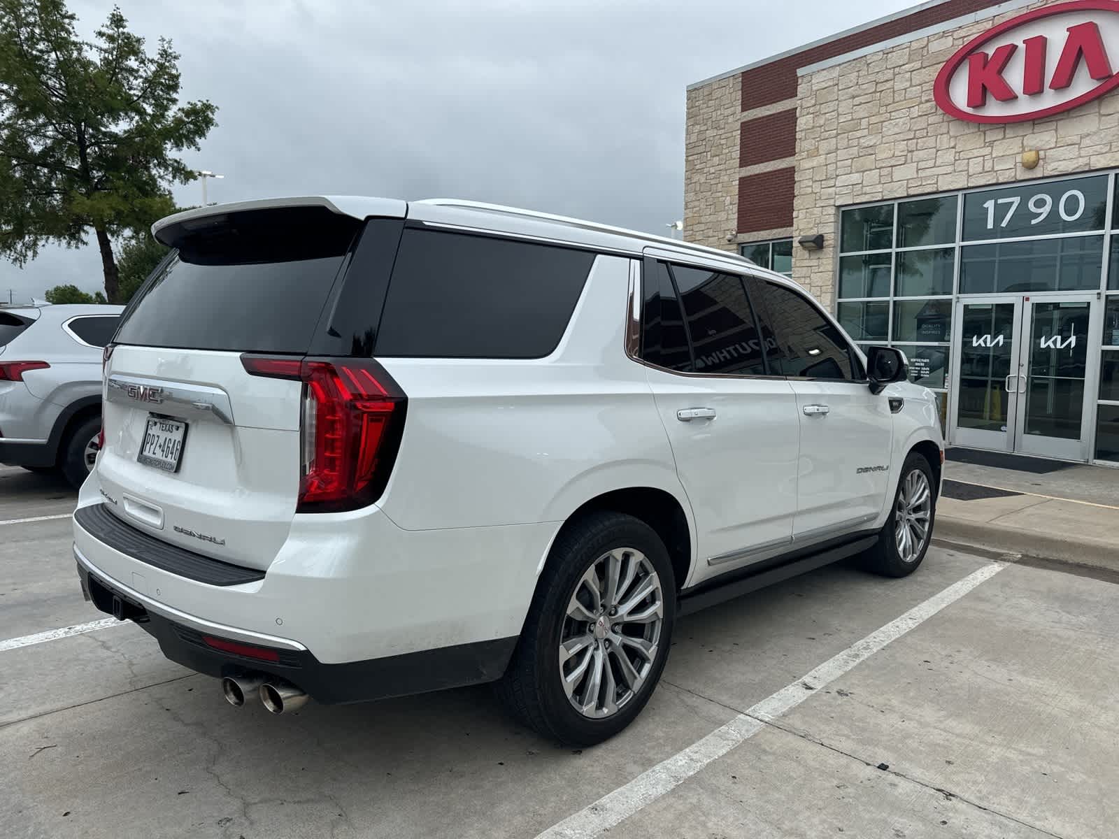 2021 GMC Yukon Denali 4