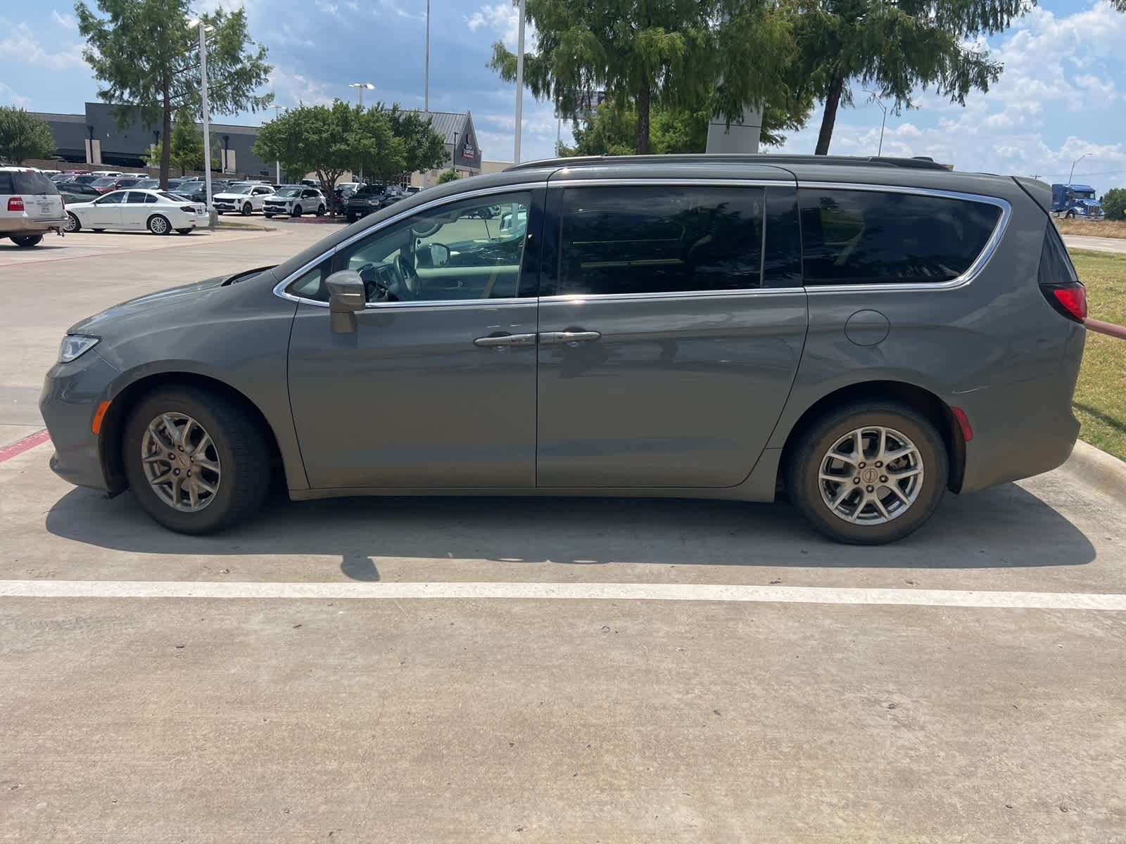 2021 Chrysler Pacifica Touring 8