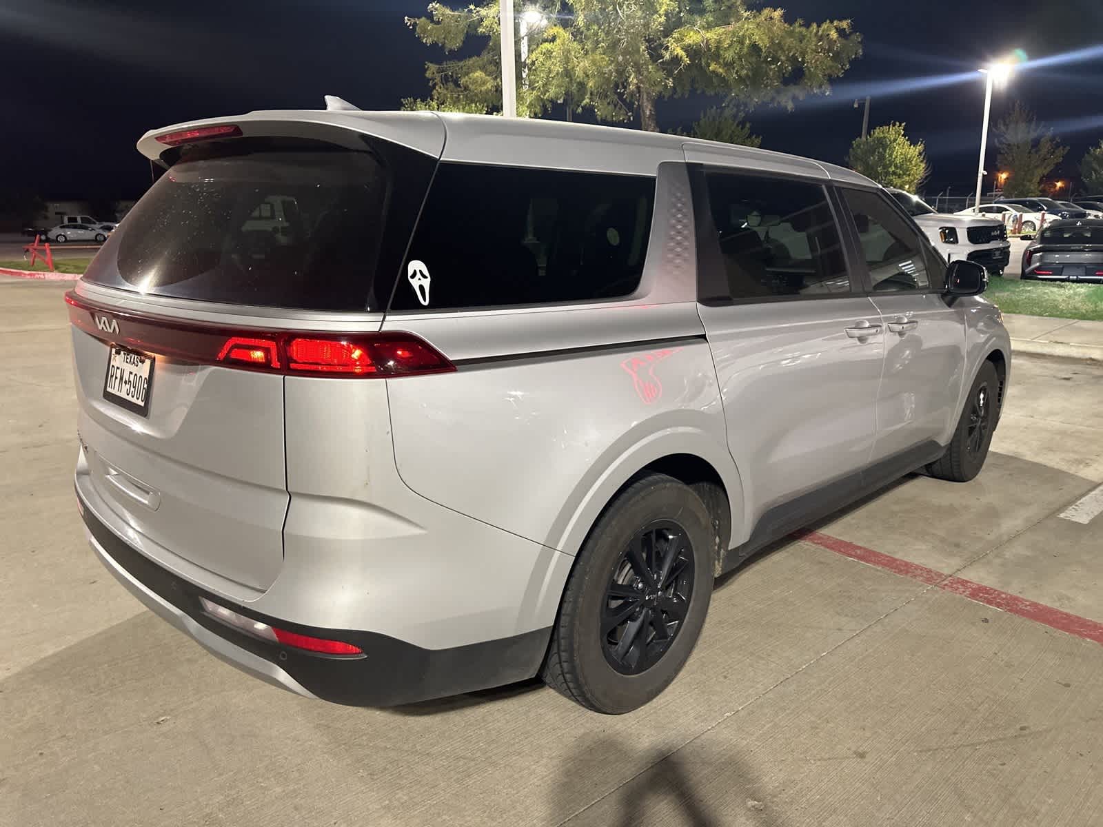 2022 Kia Carnival LX 4