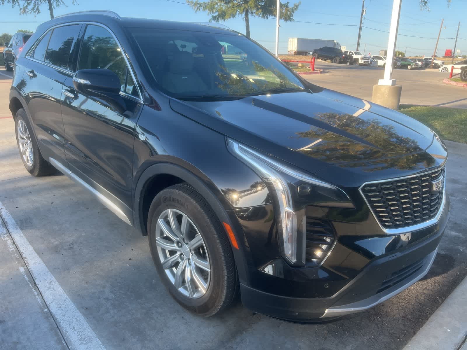 2022 Cadillac XT4 AWD Premium Luxury 3