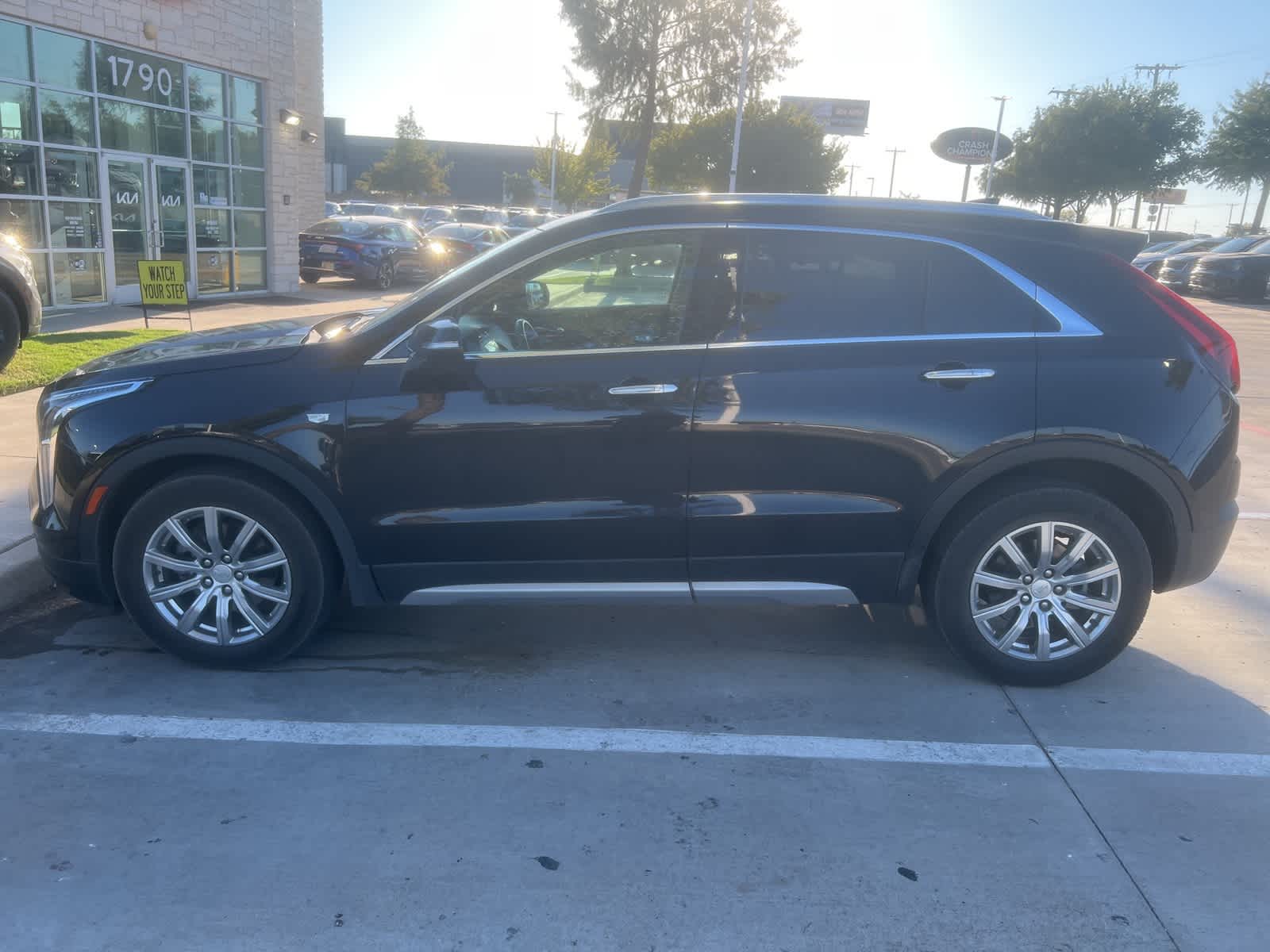 2022 Cadillac XT4 AWD Premium Luxury 8