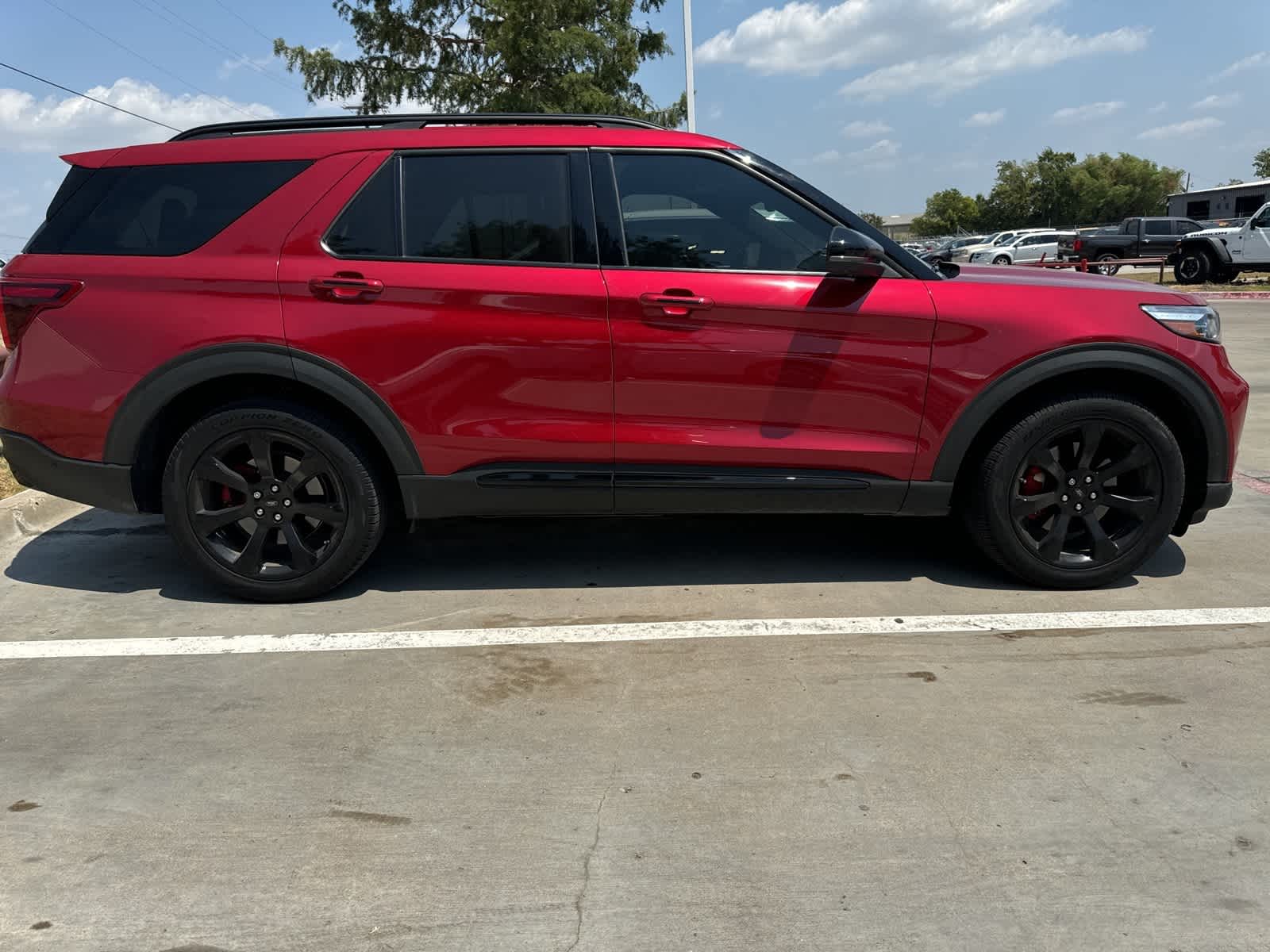 2022 Ford Explorer ST 4