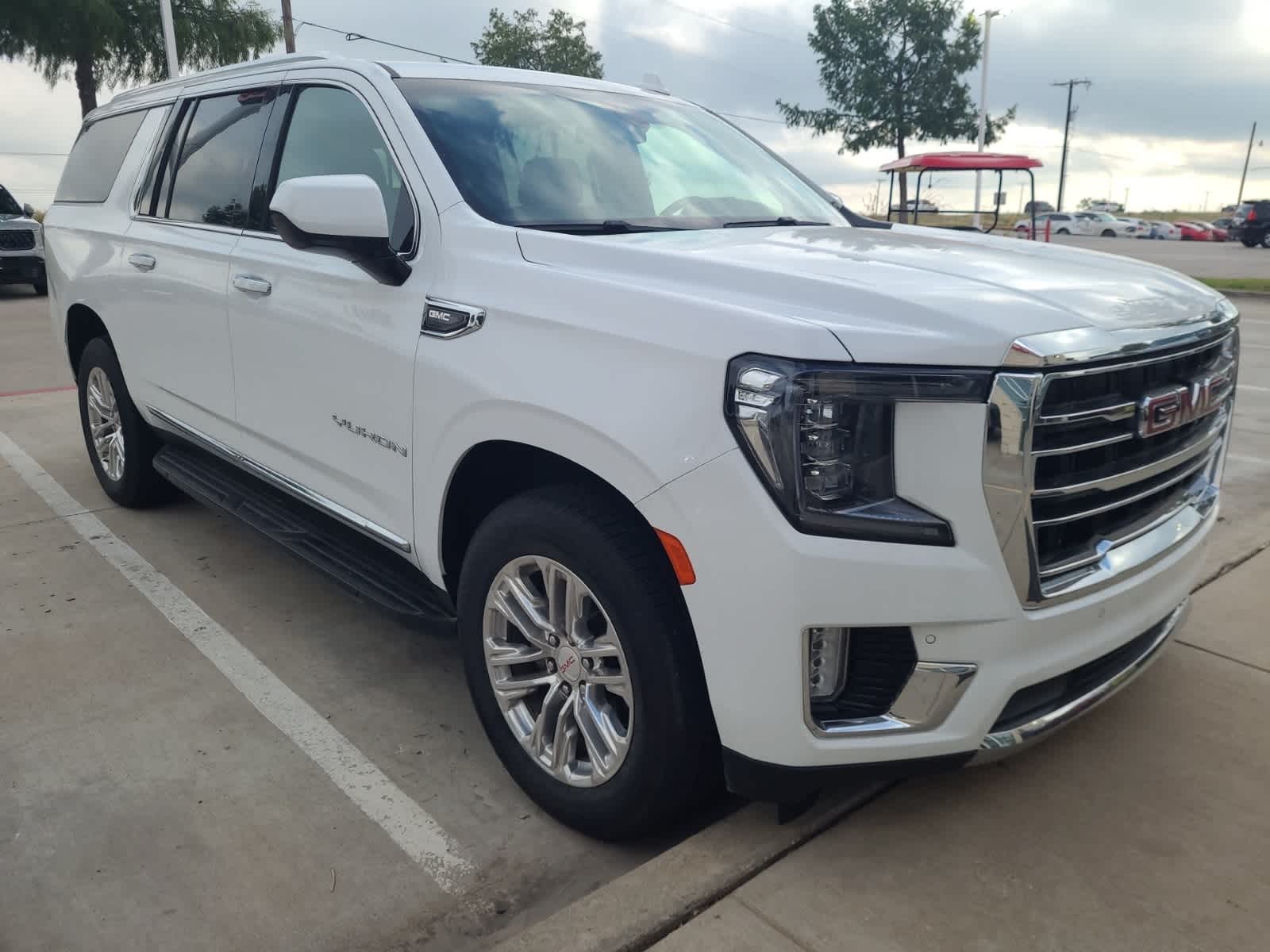 2022 GMC Yukon XL SLT 3