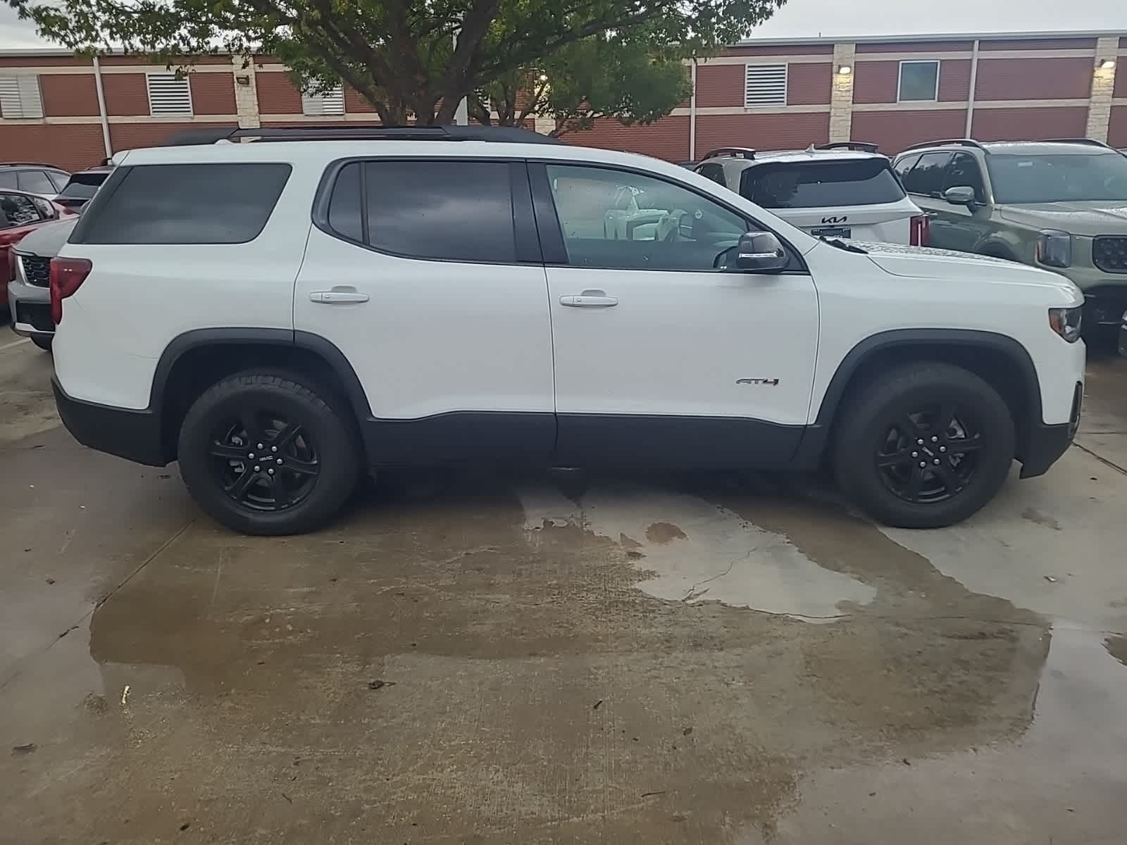 2022 GMC Acadia AT4 3