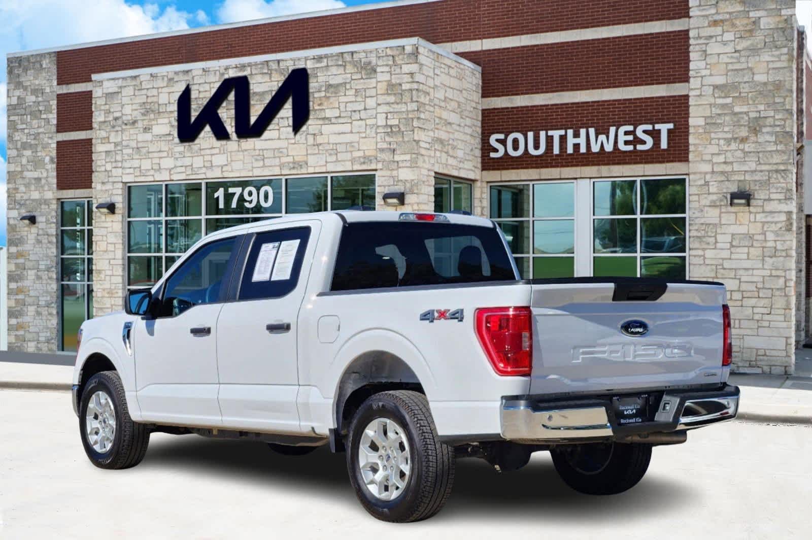 2023 Ford F-150 XLT 4WD SuperCrew 5.5 Box 4