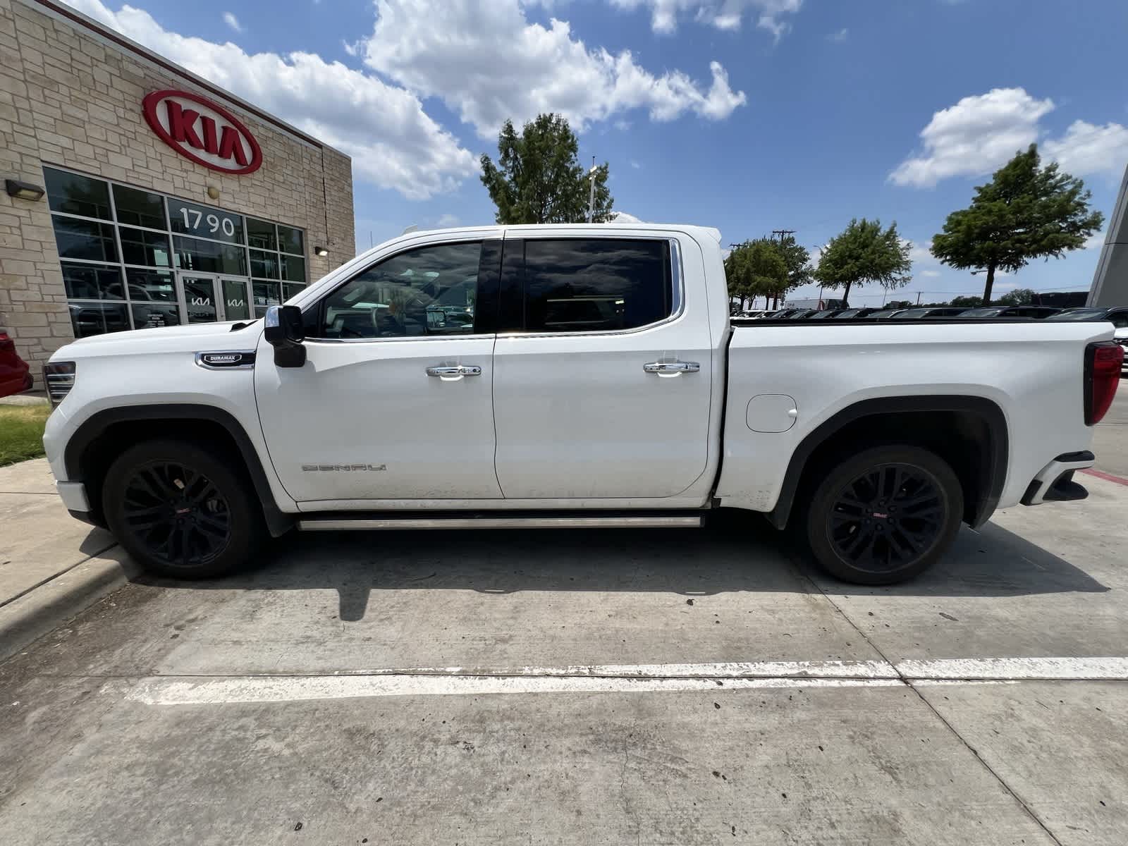 2023 GMC Sierra 1500 Denali 4WD Crew Cab 147 8