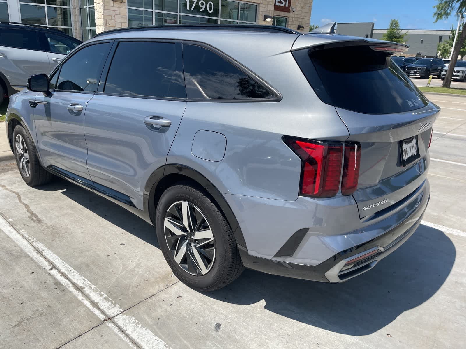 2023 Kia Sorento S 6