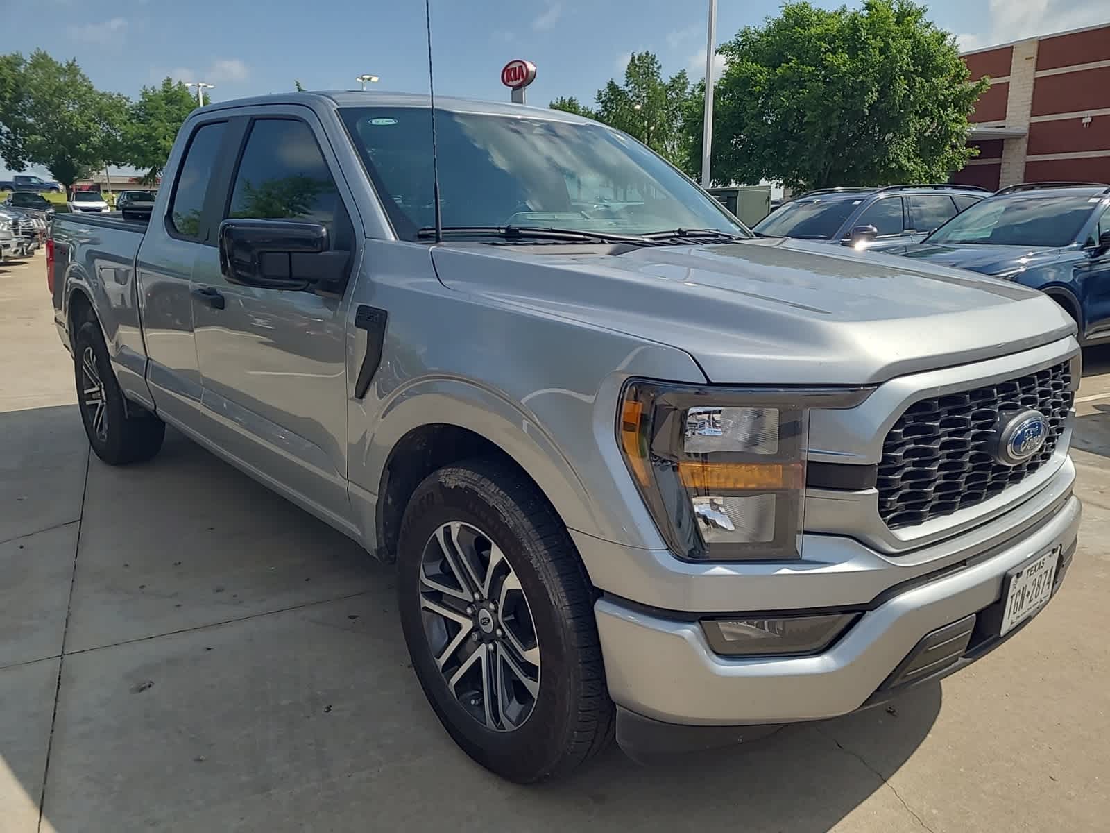 2023 Ford F-150 XL 3