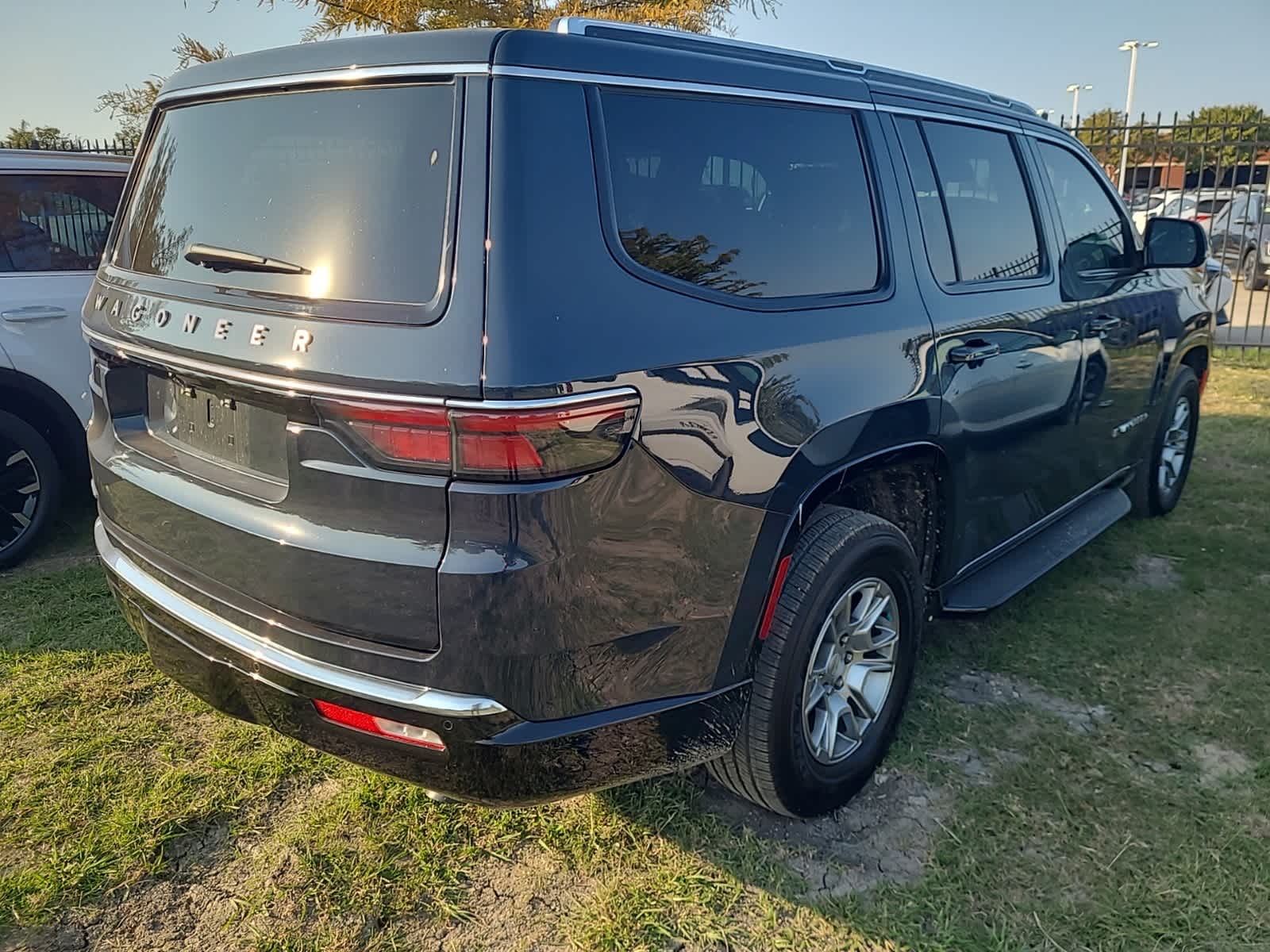 2023 Jeep Wagoneer  4