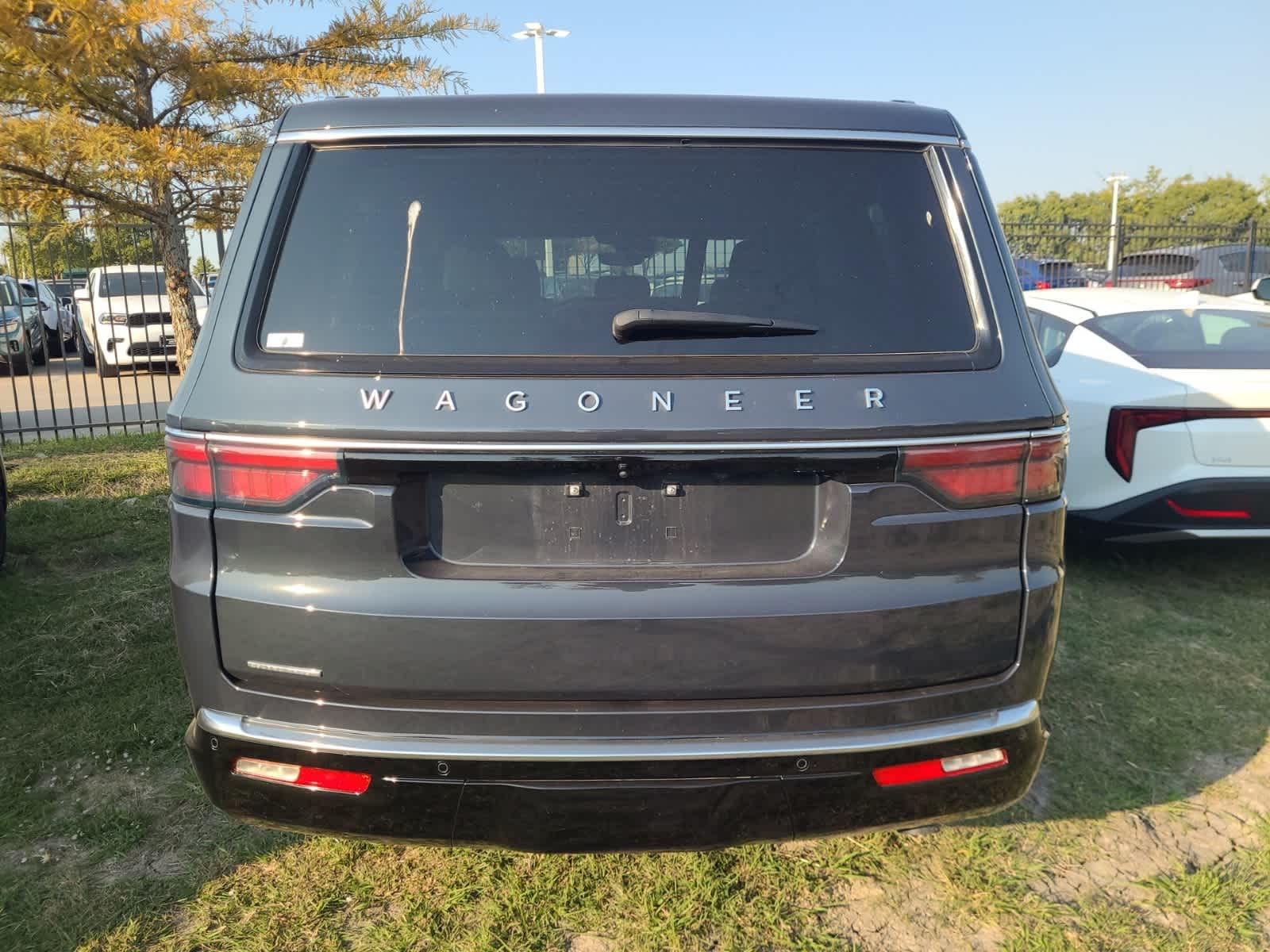 2023 Jeep Wagoneer  5