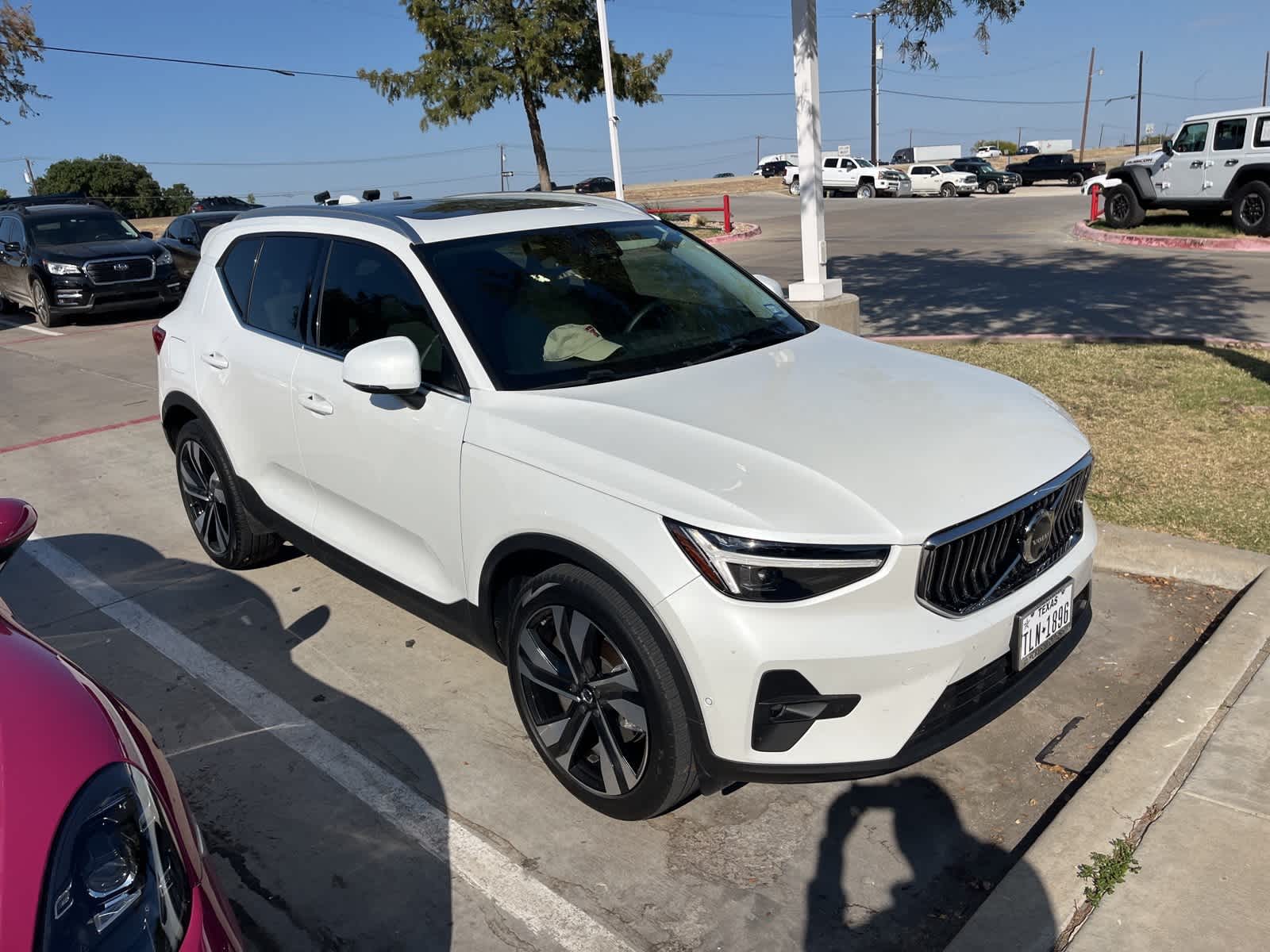 2024 Volvo XC40 Plus Bright Theme 2