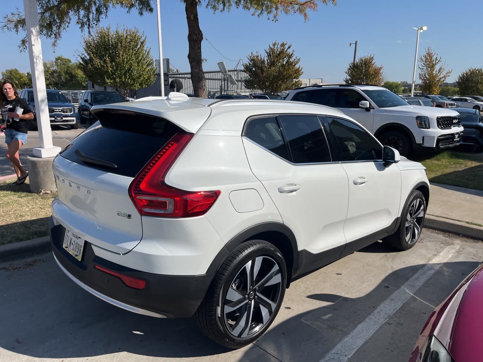 2024 Volvo XC40 Plus Bright Theme 3