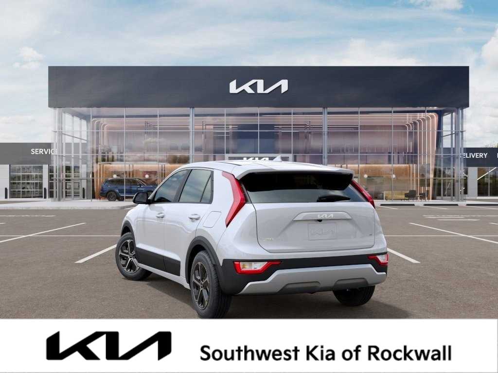 2024 Kia Niro LX 4