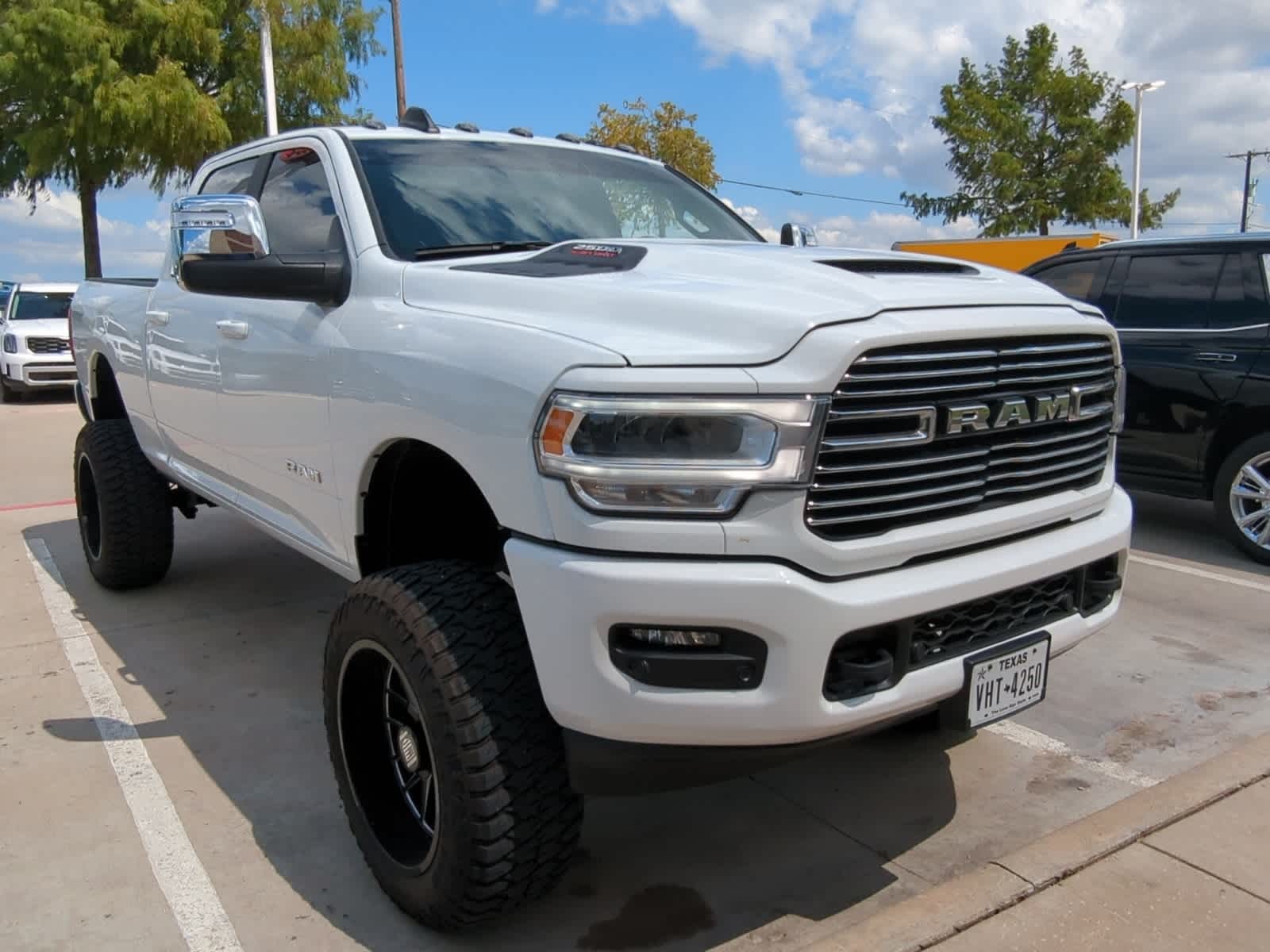 2024 Ram 2500 Laramie 4x4 Crew Cab 64 Box 3