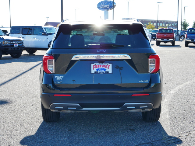 2022 Ford Explorer XLT 4