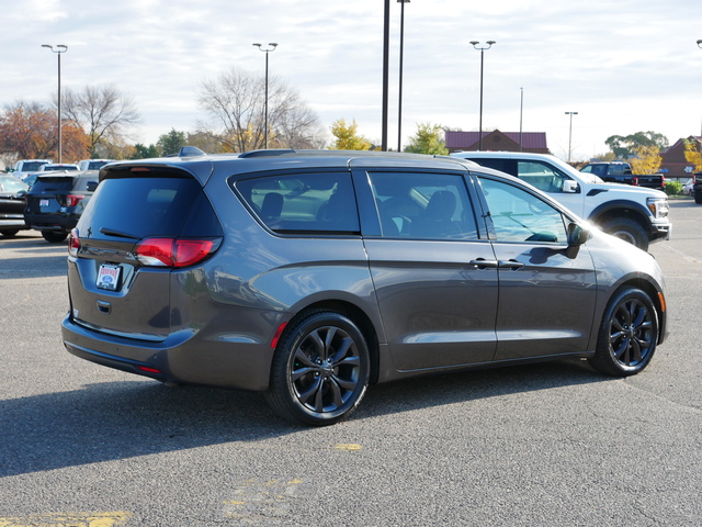 2018 Chrysler Pacifica Touring L 5