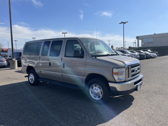 2012 Ford Econoline Wagon XLT 2